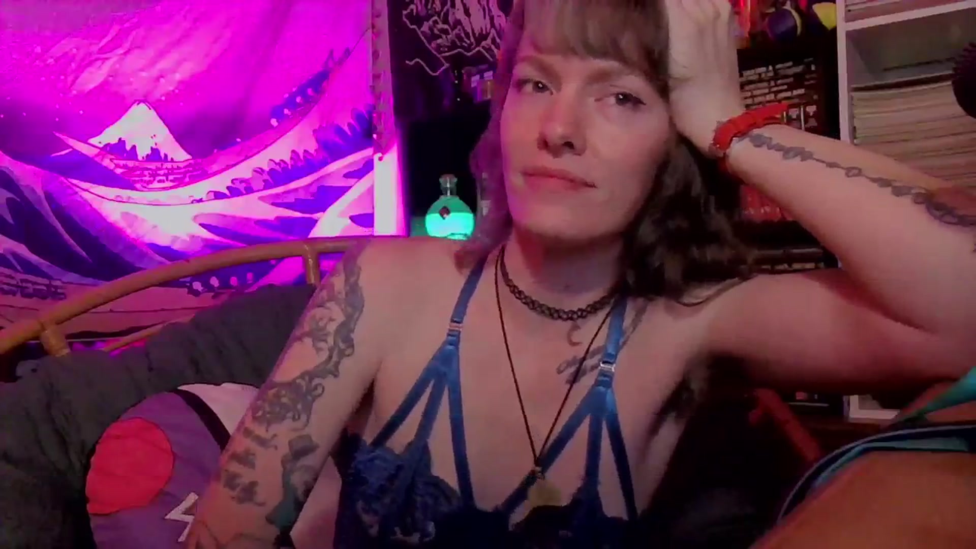 Gallery image thumbnail from CdrTroi's myfreecams stream on, 03/19/2024, 08:30 image 15 of 20