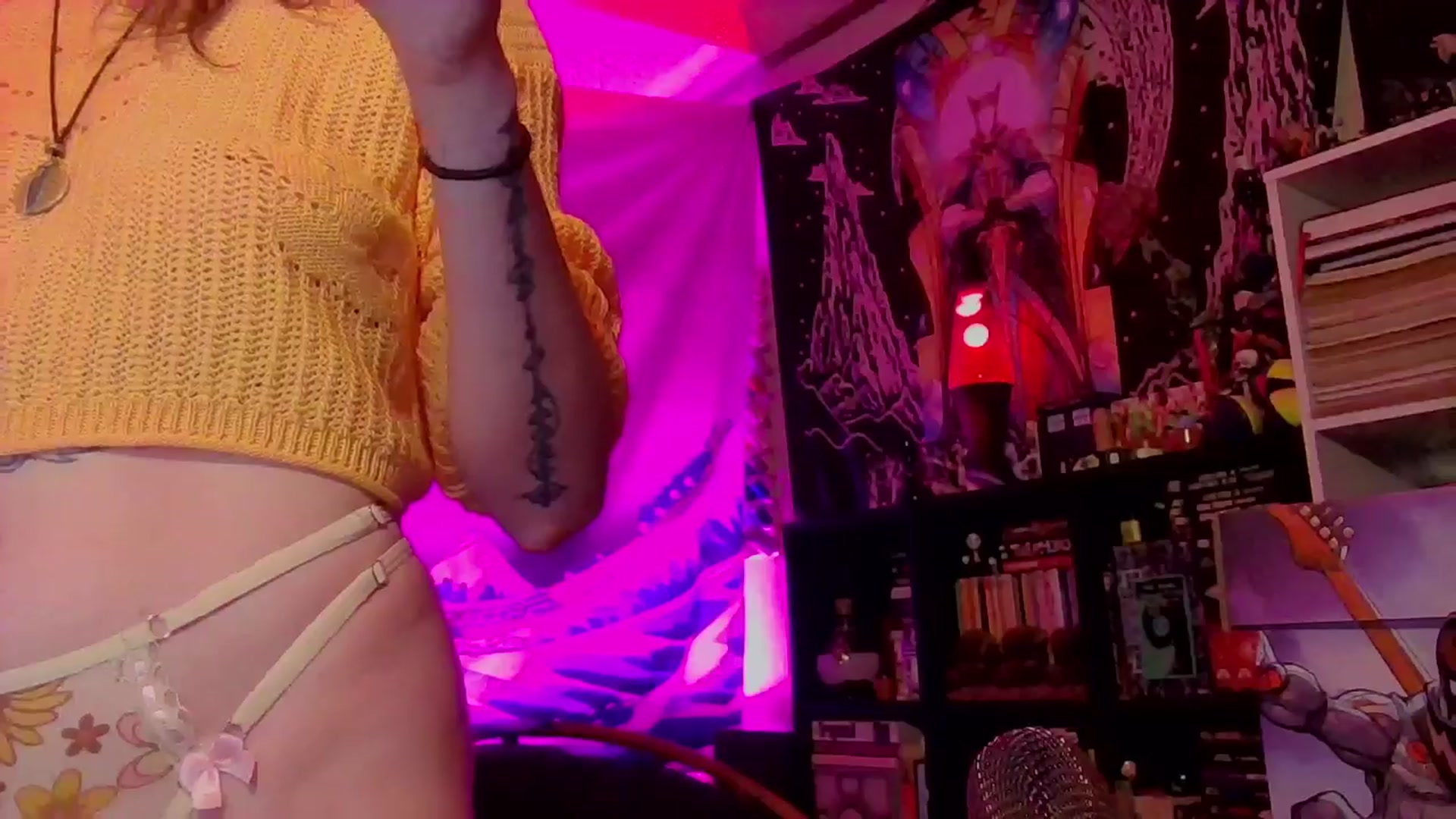 Gallery image thumbnail from CdrTroi's myfreecams stream on, 03/25/2024, 07:22 image 13 of 20