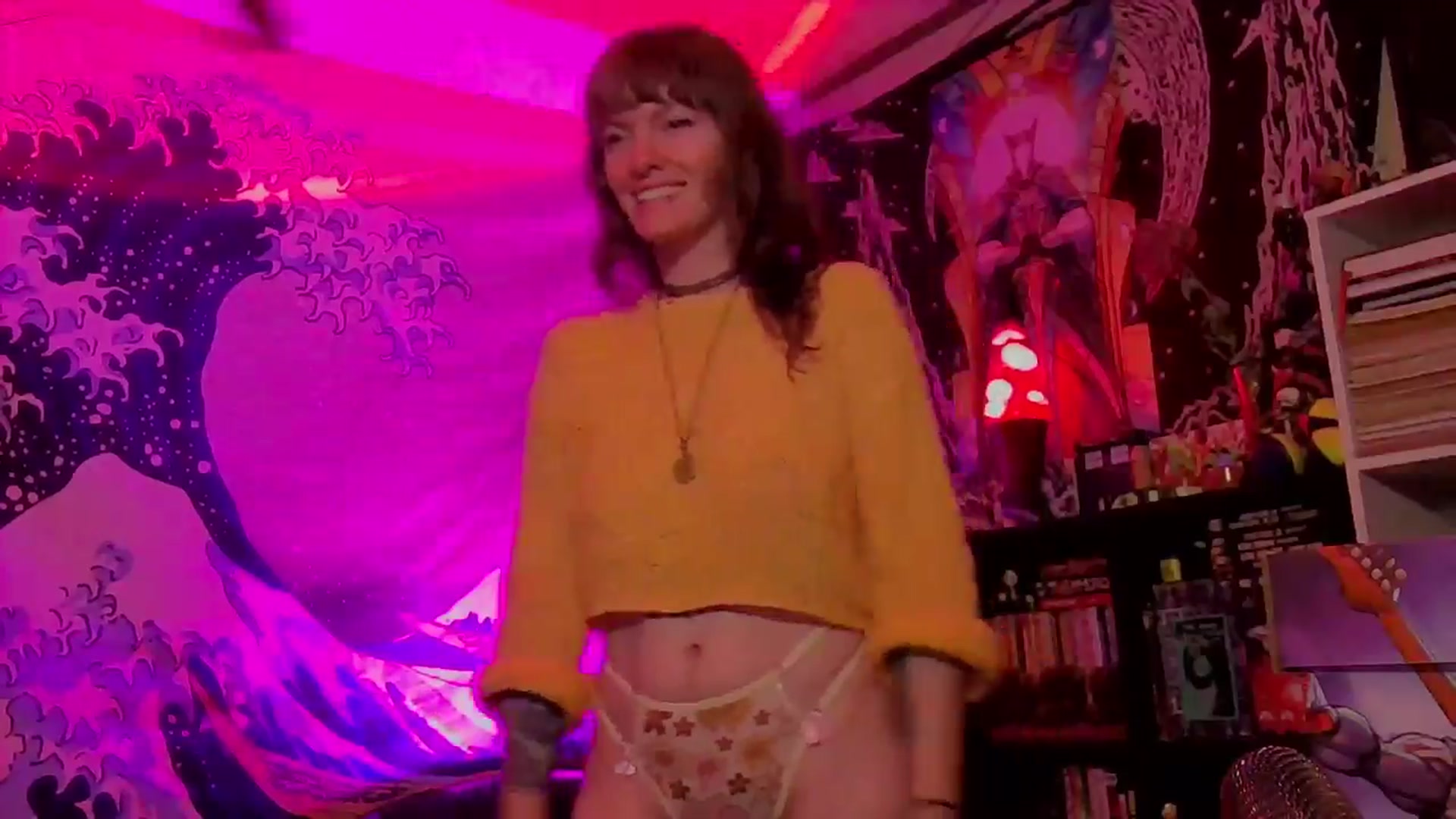 Gallery image thumbnail from CdrTroi's myfreecams stream on, 03/25/2024, 08:22 image 15 of 20