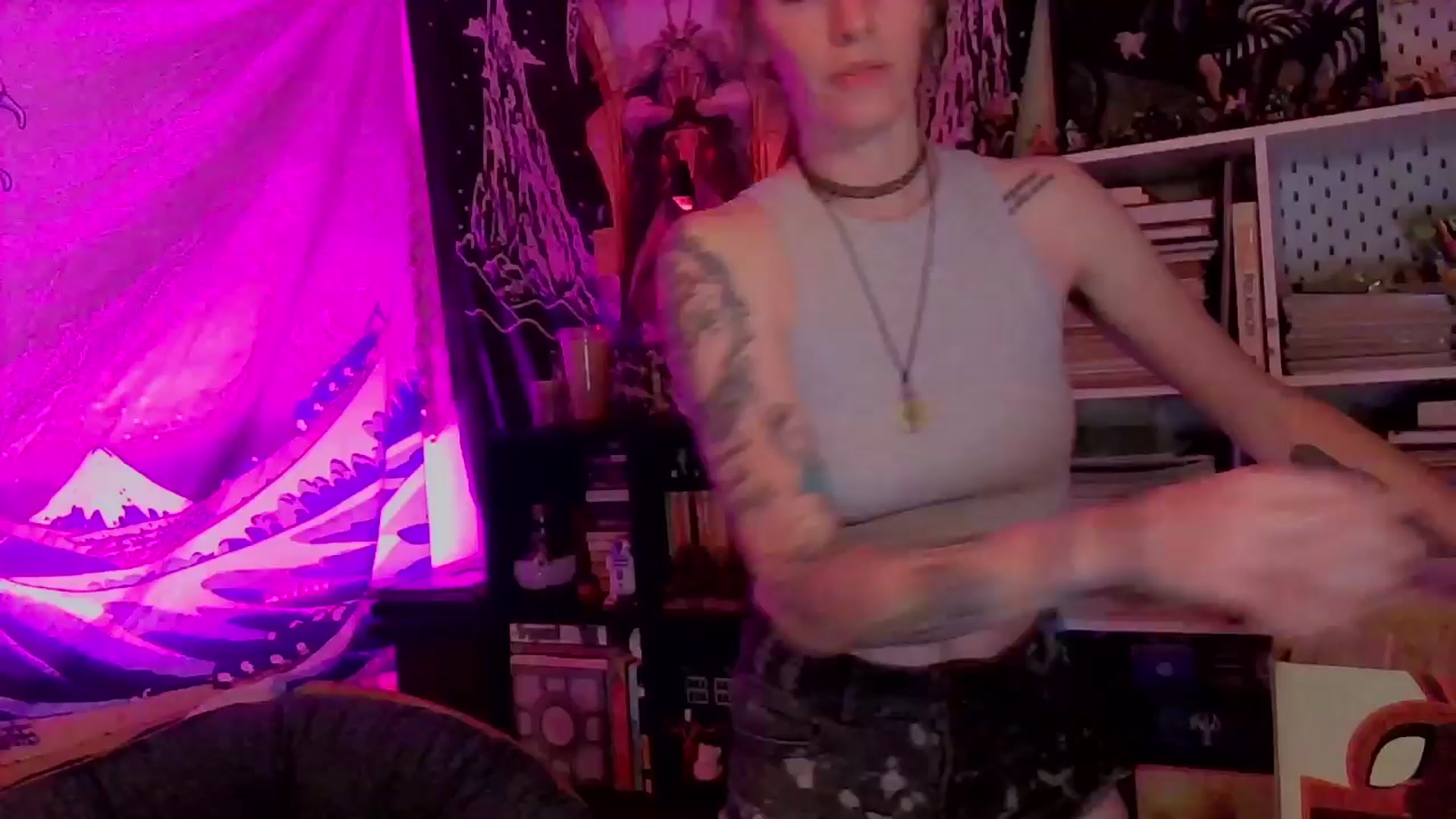 Gallery image thumbnail from CdrTroi's myfreecams stream on, 03/27/2024, 07:45 image 7 of 20