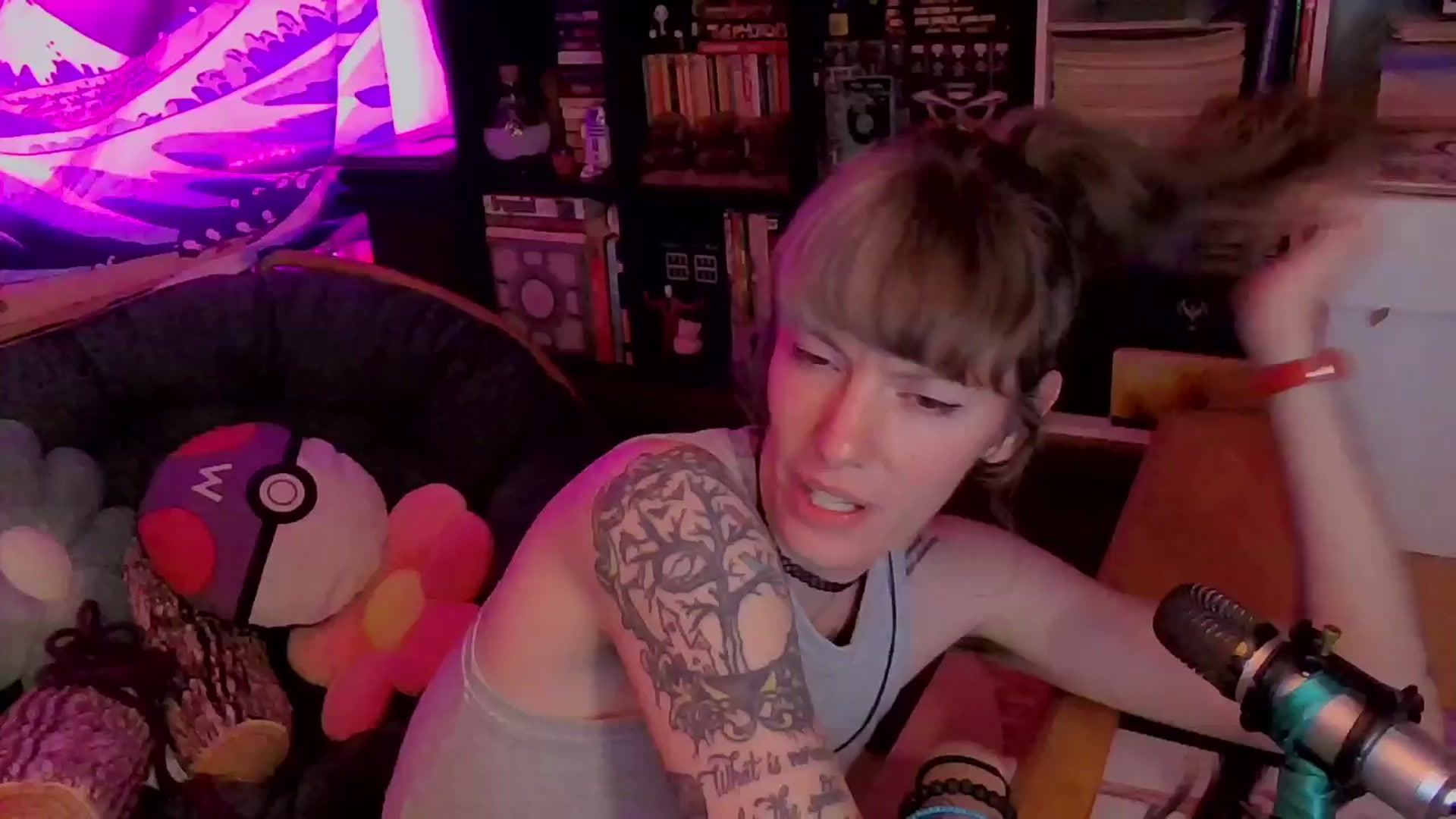 Gallery image thumbnail from CdrTroi's myfreecams stream on, 03/27/2024, 07:45 image 16 of 20