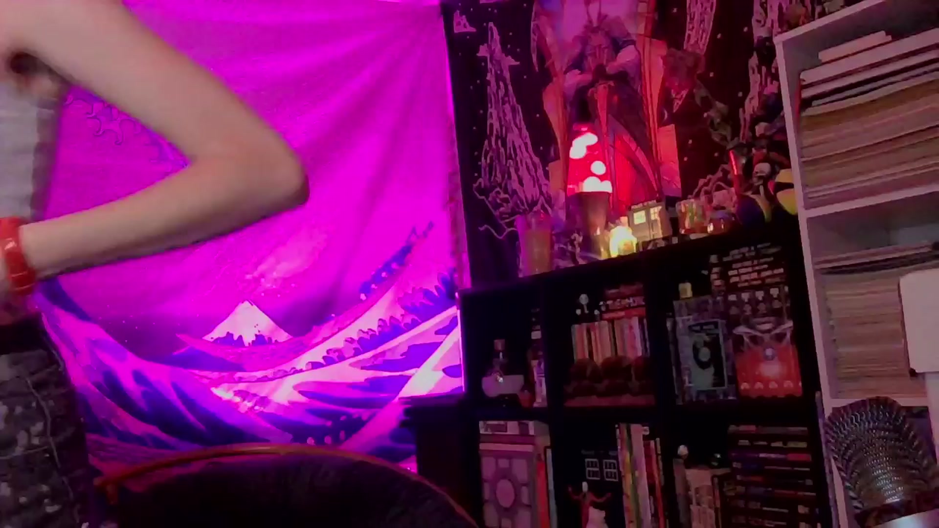 Gallery image thumbnail from CdrTroi's myfreecams stream on, 03/27/2024, 08:45 image 19 of 20
