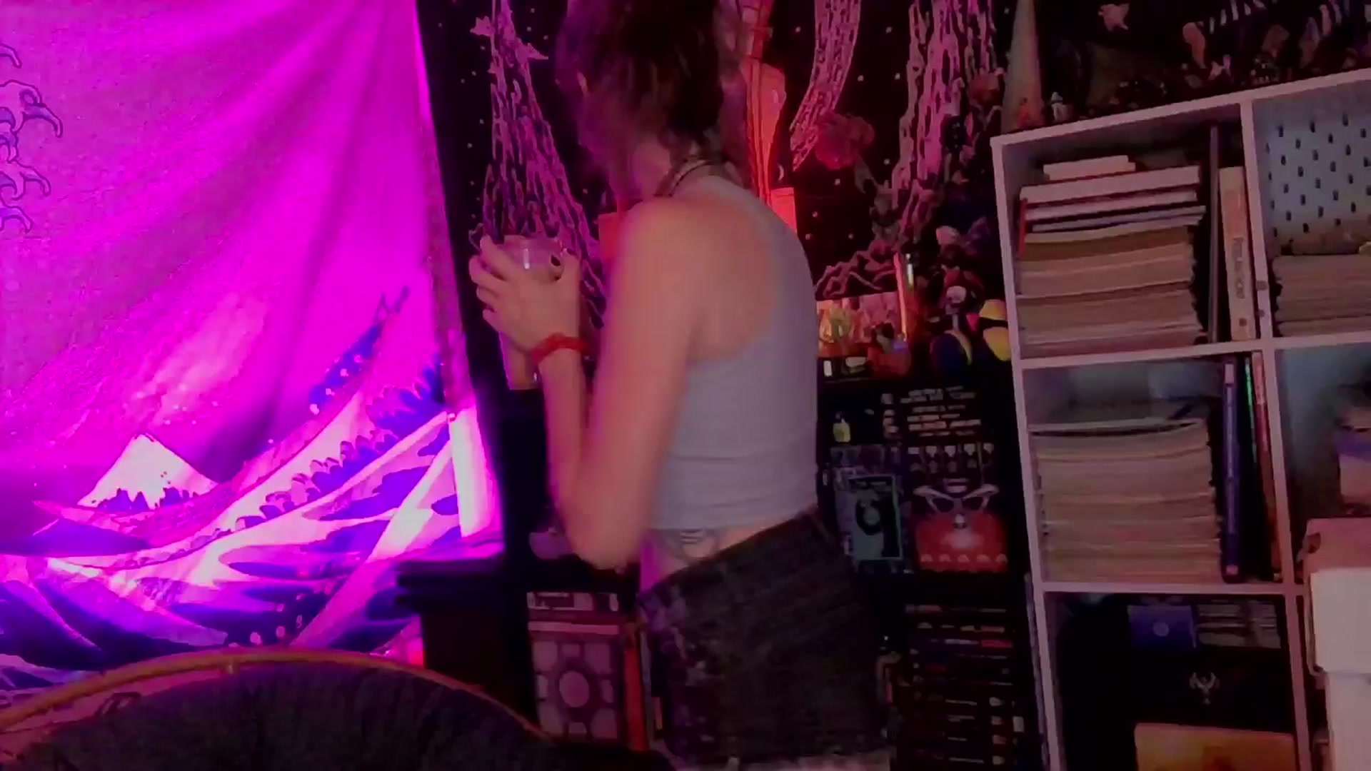 Gallery image thumbnail from CdrTroi's myfreecams stream on, 03/27/2024, 08:45 image 1 of 20