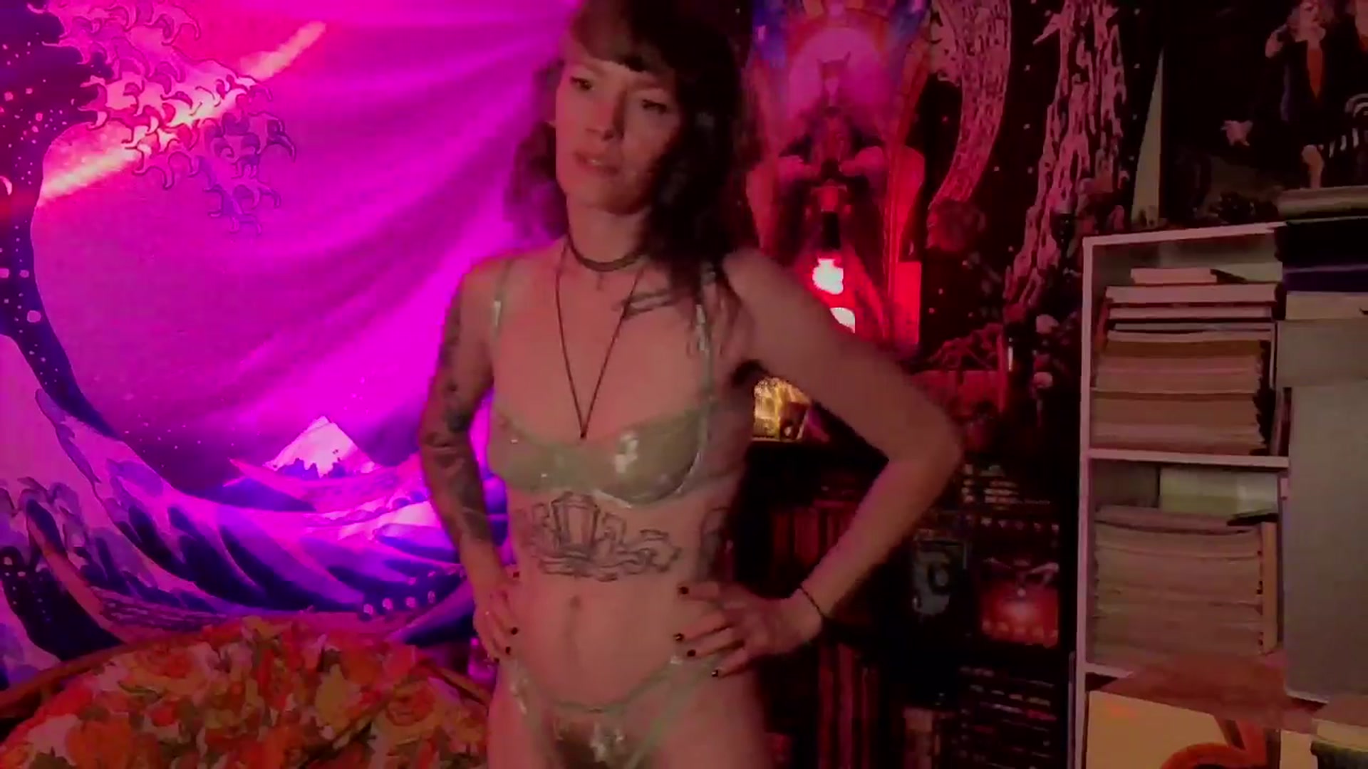 Gallery image thumbnail from CdrTroi's myfreecams stream on, 04/04/2024, 08:56 image 16 of 20