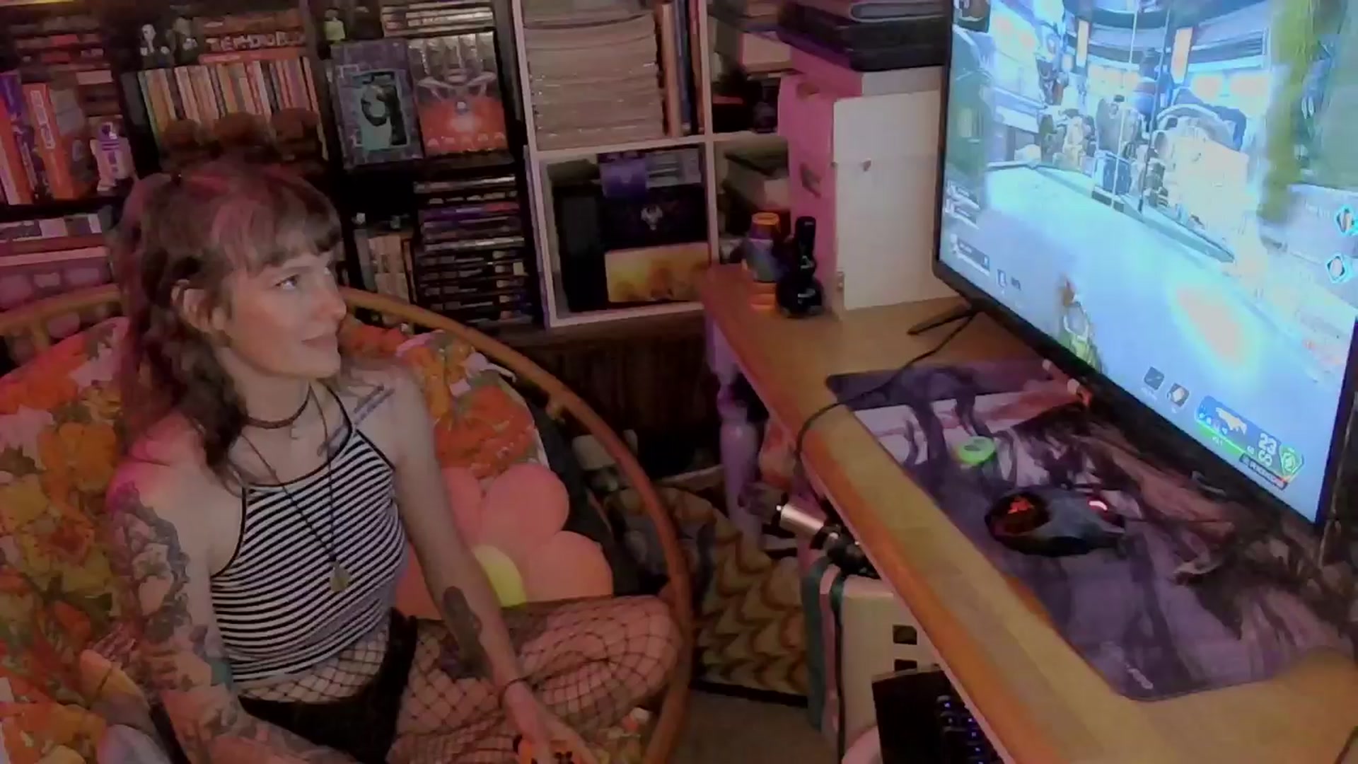 Gallery image thumbnail from CdrTroi's myfreecams stream on, 04/05/2024, 06:55 image 14 of 20
