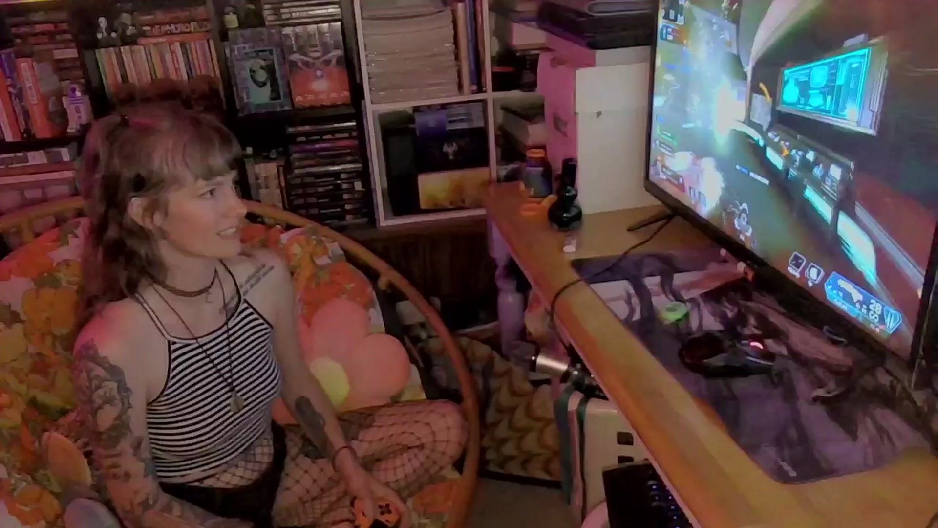 Gallery image thumbnail from CdrTroi's myfreecams stream on, 04/05/2024, 06:55 image 5 of 20
