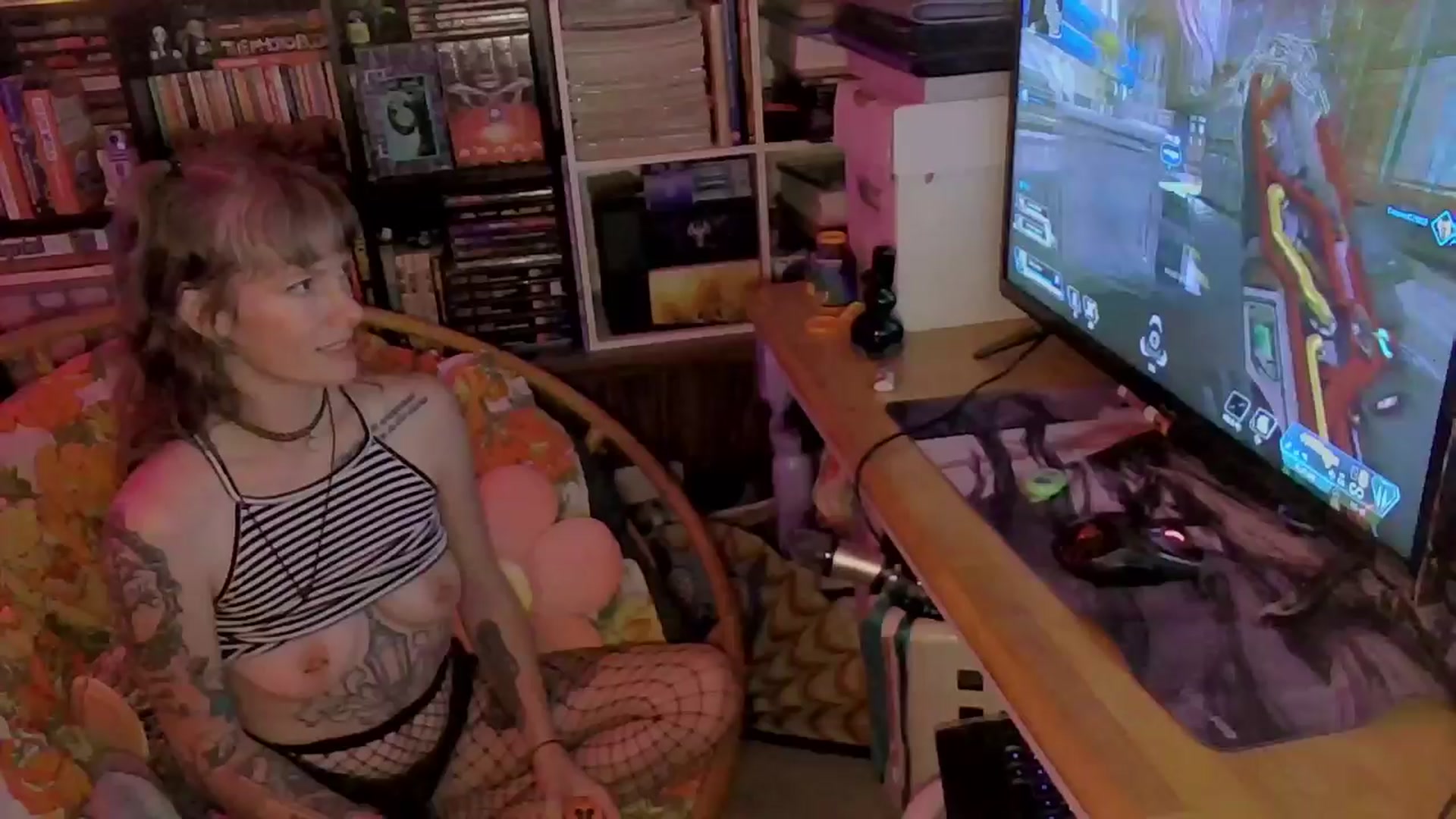 Gallery image thumbnail from CdrTroi's myfreecams stream on, 04/05/2024, 06:55 image 7 of 20