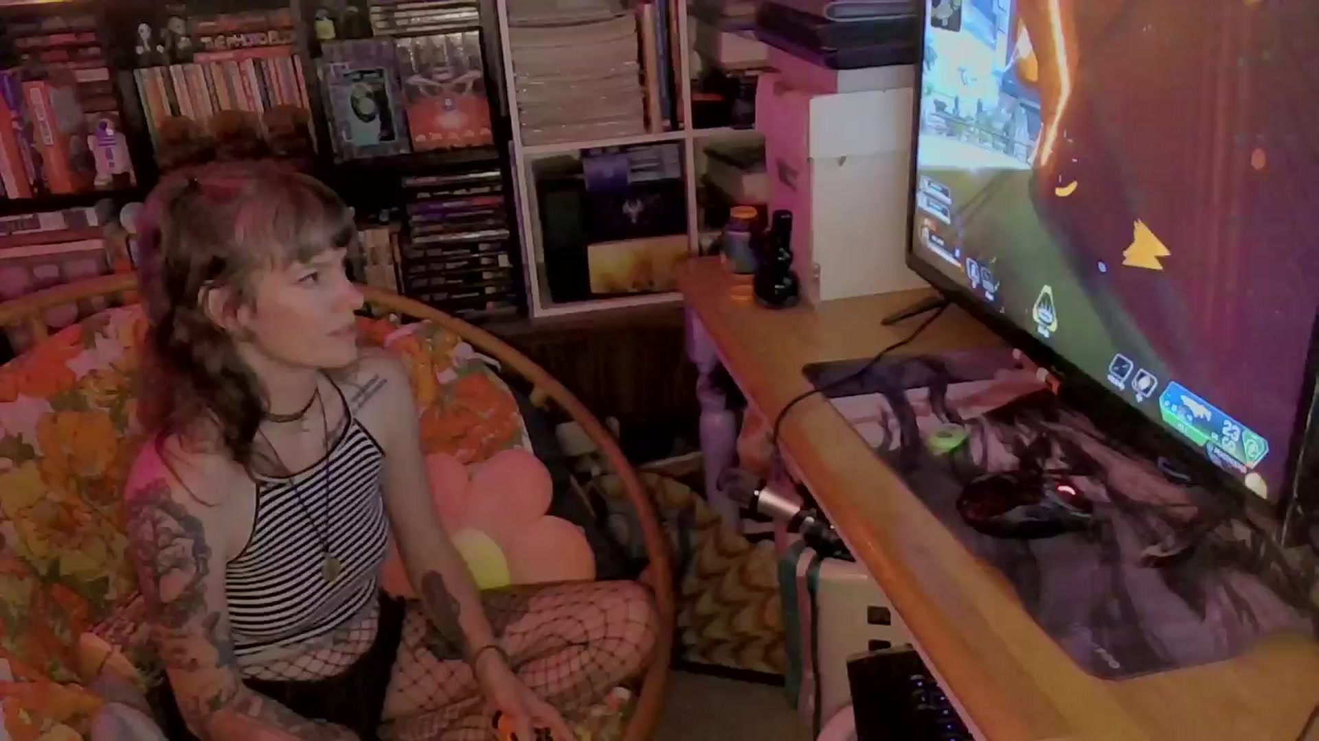 Gallery image thumbnail from CdrTroi's myfreecams stream on, 04/05/2024, 06:55 image 13 of 20