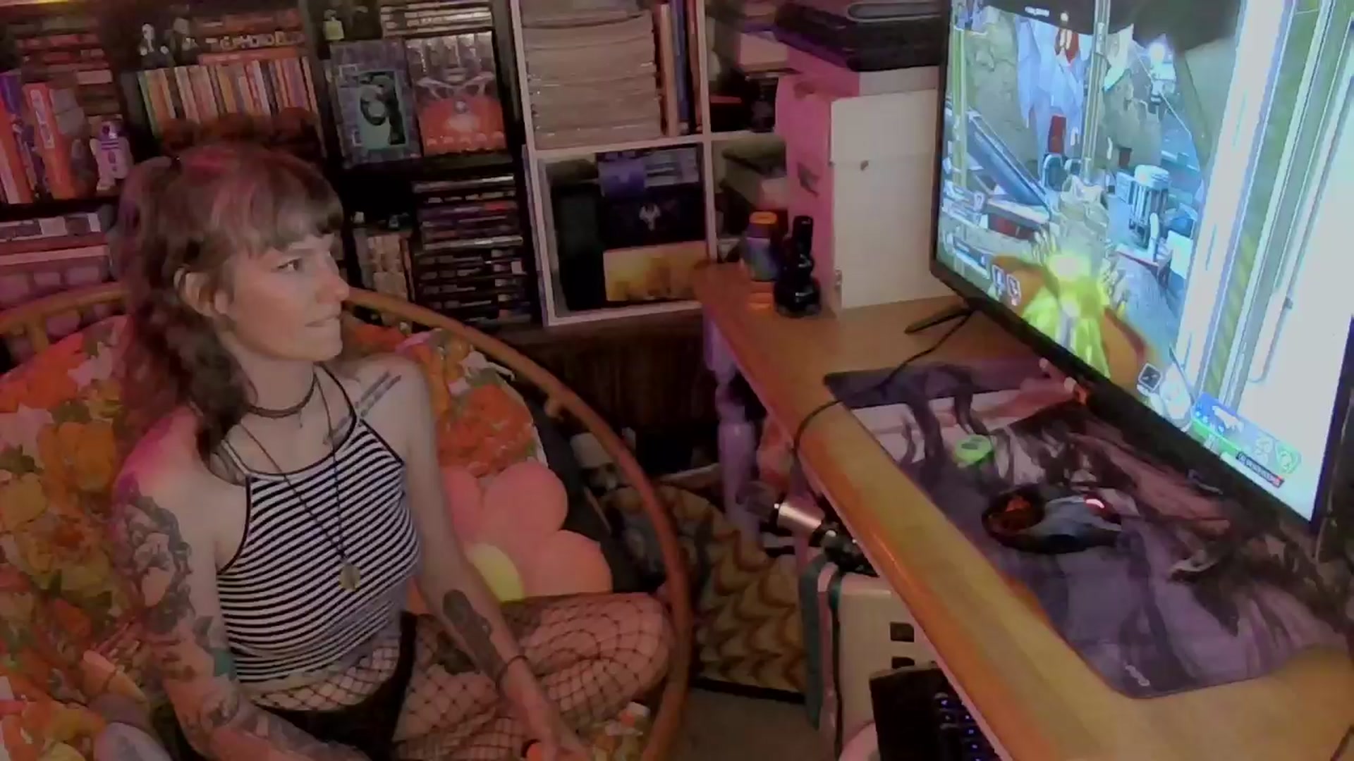 Gallery image thumbnail from CdrTroi's myfreecams stream on, 04/05/2024, 06:55 image 11 of 20