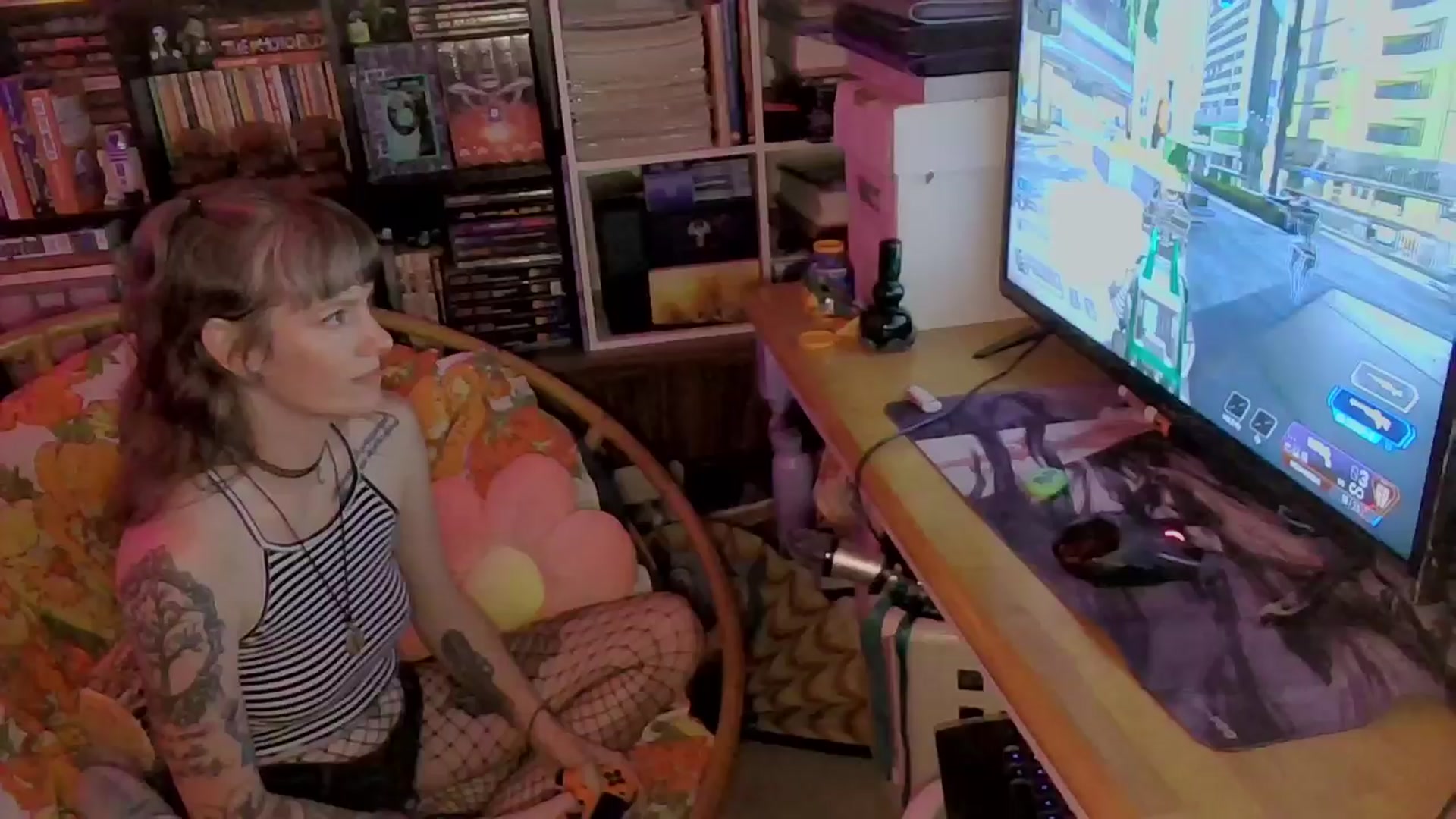 Gallery image thumbnail from CdrTroi's myfreecams stream on, 04/05/2024, 06:55 image 2 of 20