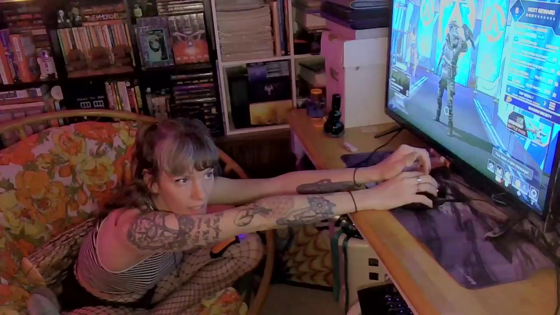 Gallery image thumbnail from CdrTroi's myfreecams stream on, 04/05/2024, 07:29 image 8 of 20