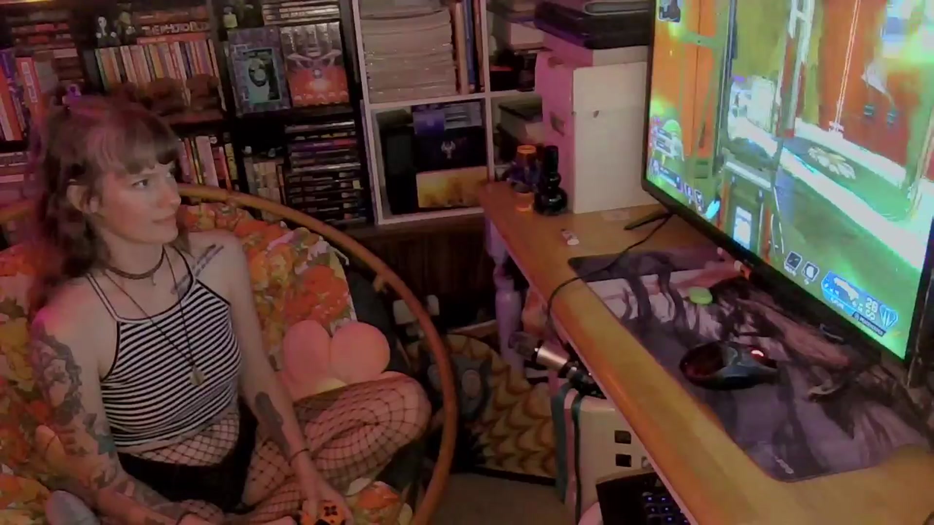 Gallery image thumbnail from CdrTroi's myfreecams stream on, 04/05/2024, 07:29 image 3 of 20