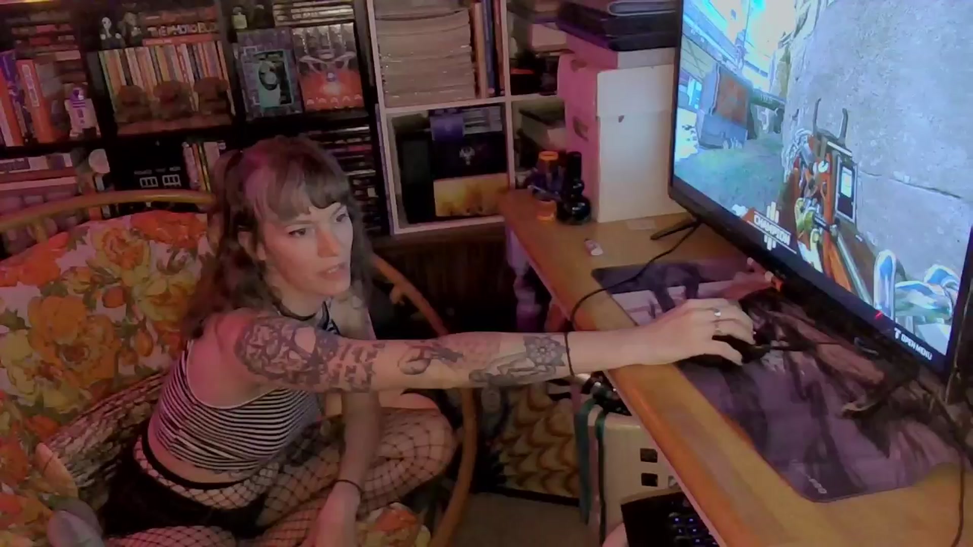 Gallery image thumbnail from CdrTroi's myfreecams stream on, 04/05/2024, 07:29 image 5 of 20