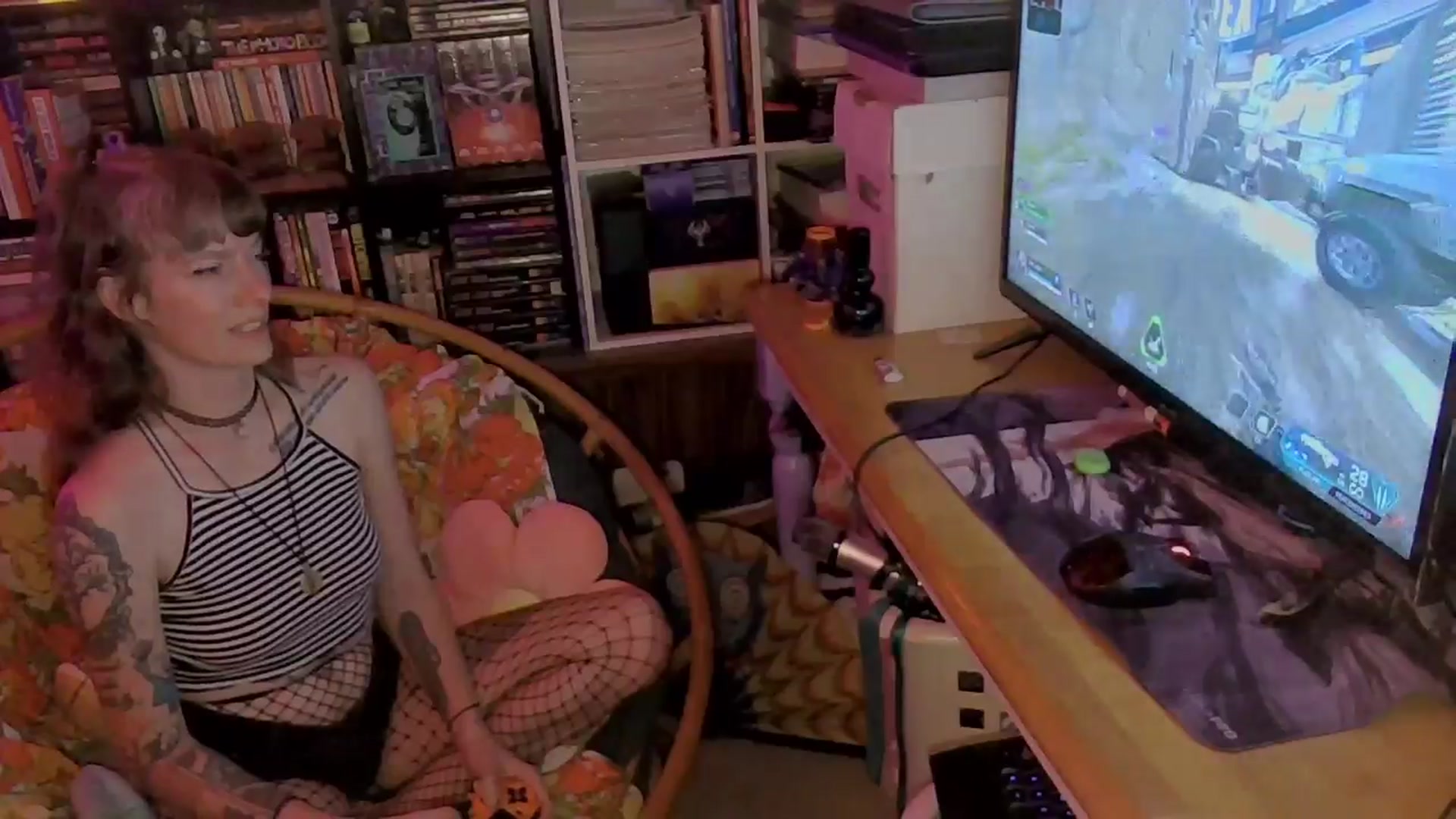Gallery image thumbnail from CdrTroi's myfreecams stream on, 04/05/2024, 07:29 image 4 of 20