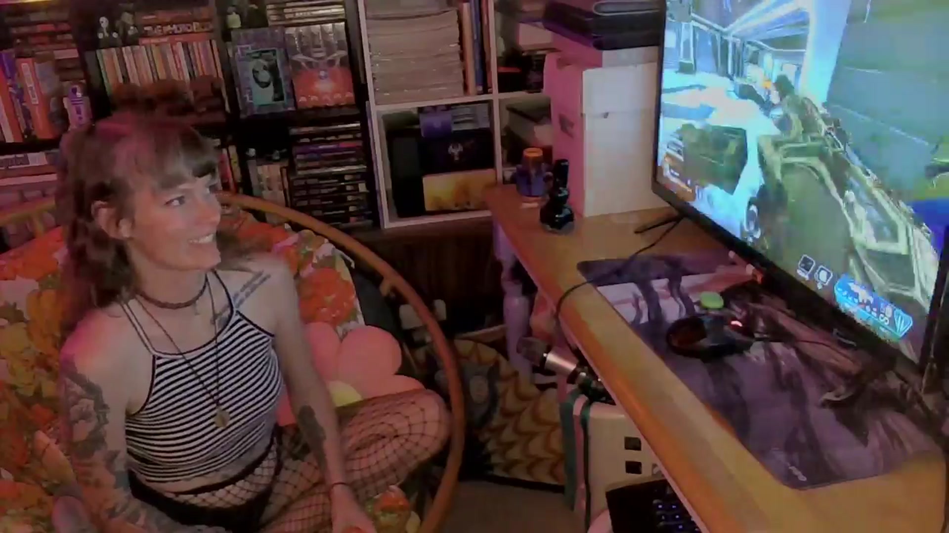 Gallery image thumbnail from CdrTroi's myfreecams stream on, 04/05/2024, 07:29 image 19 of 20