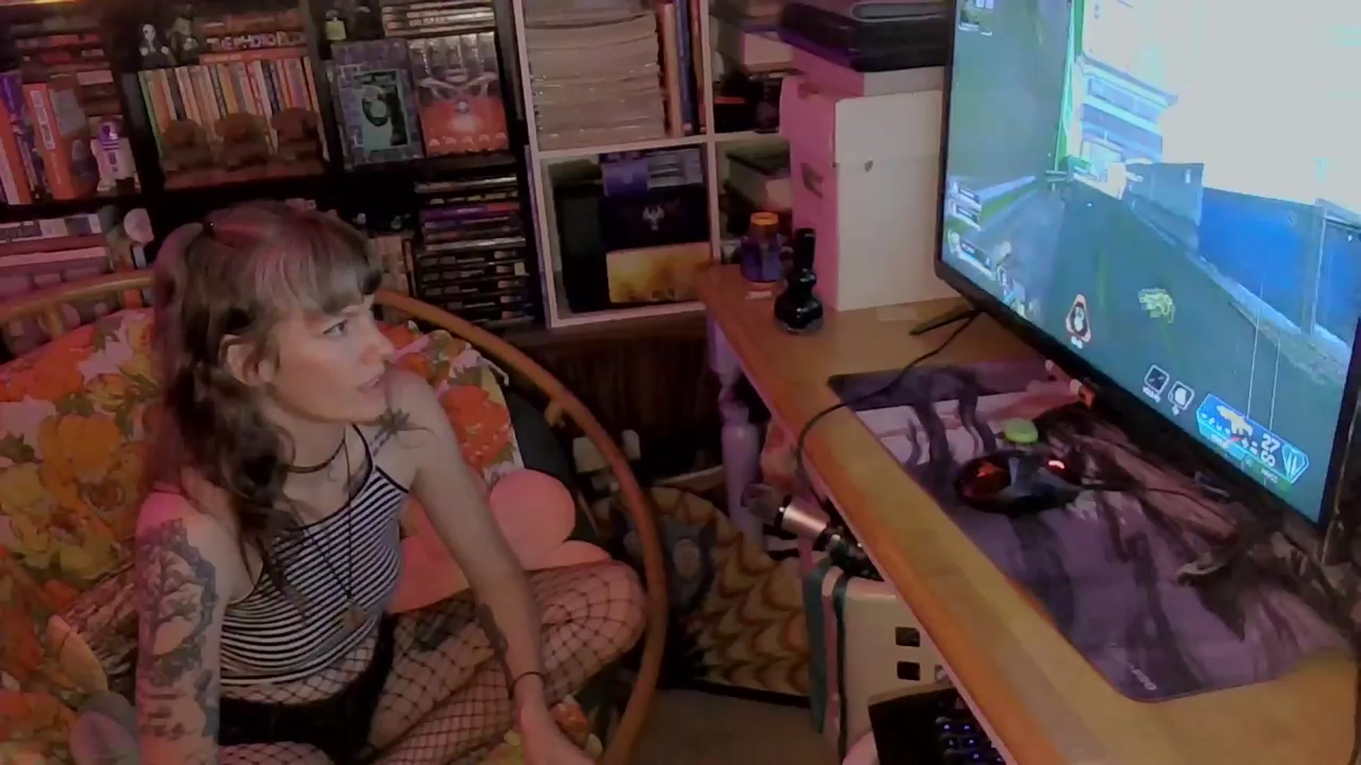 Gallery image thumbnail from CdrTroi's myfreecams stream on, 04/05/2024, 07:29 image 17 of 20