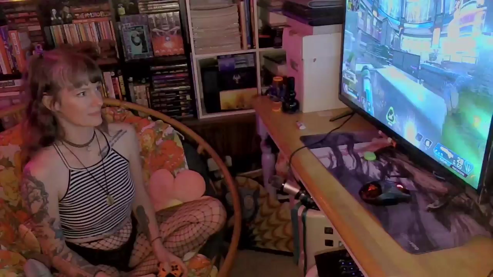 Gallery image thumbnail from CdrTroi's myfreecams stream on, 04/05/2024, 07:29 image 1 of 20