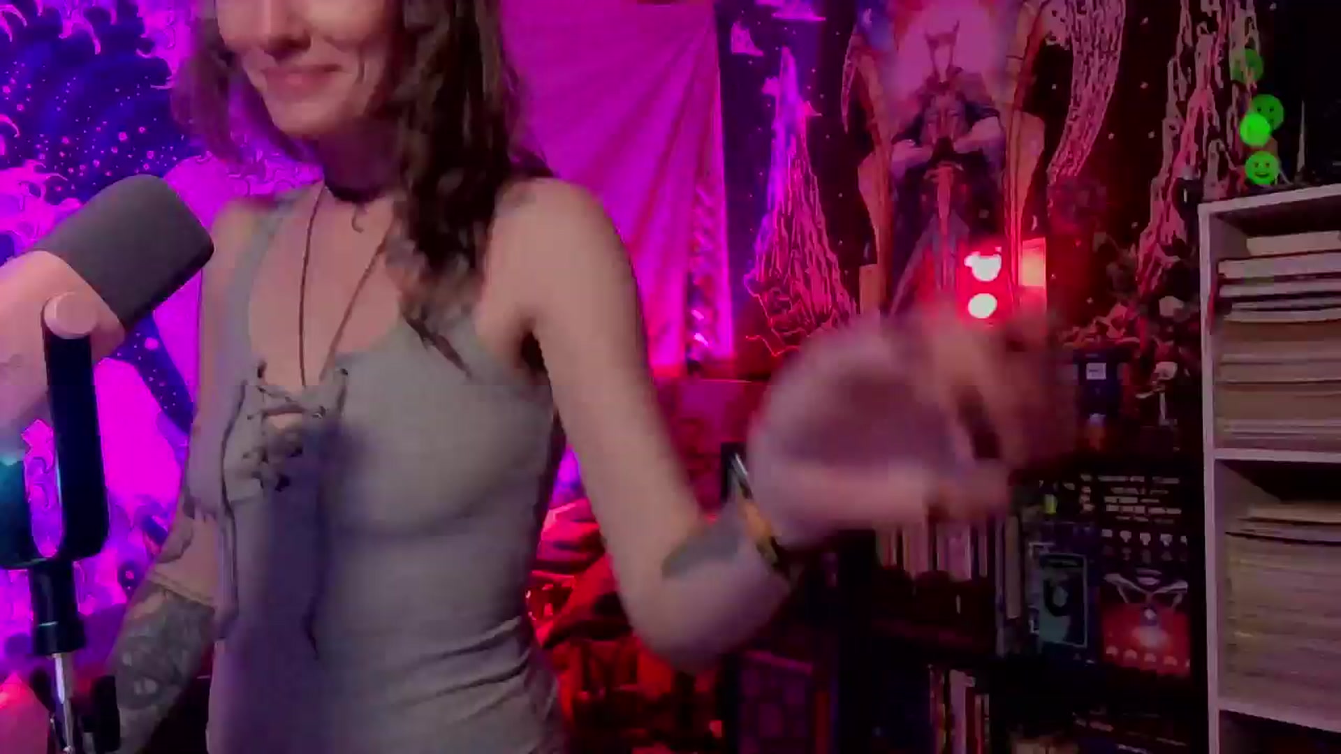 Gallery image thumbnail from CdrTroi's myfreecams stream on, 05/04/2024, 06:45 image 1 of 20