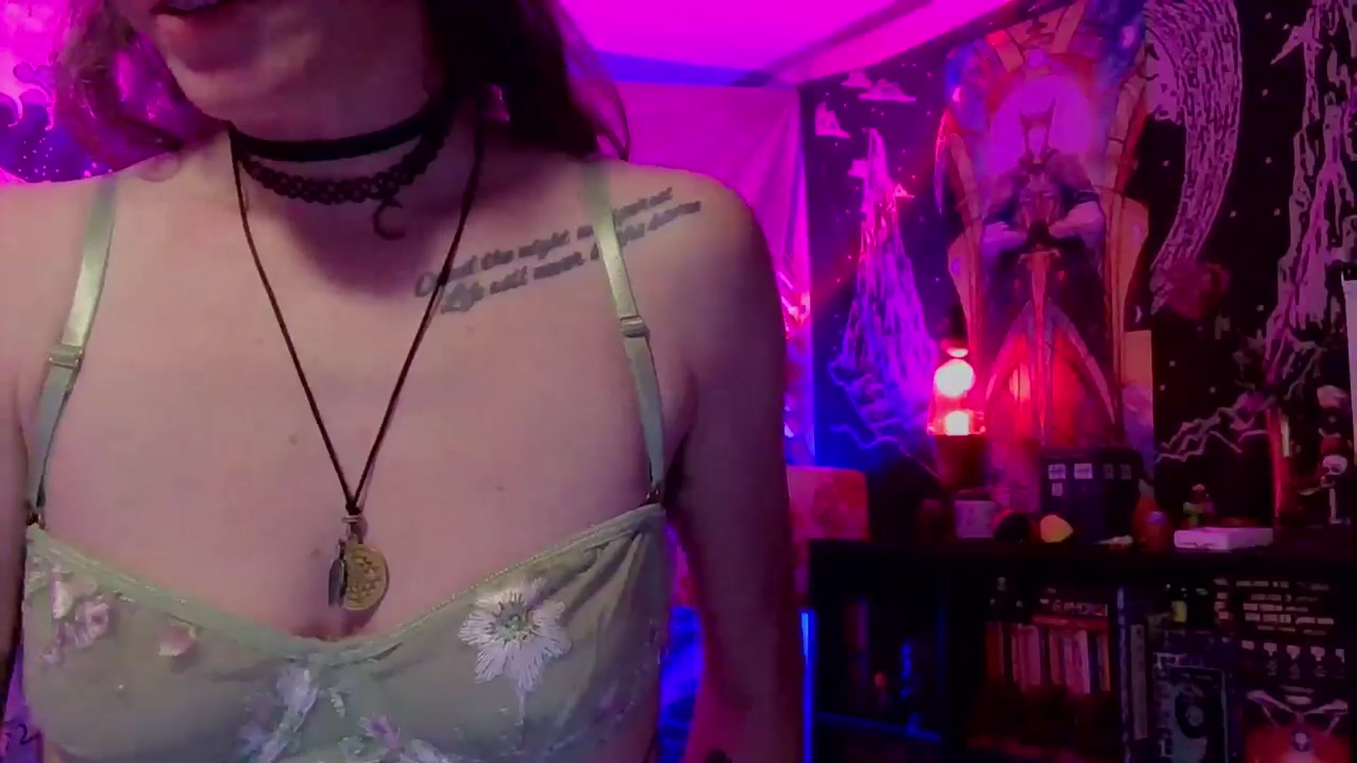 Gallery image thumbnail from CdrTroi's myfreecams stream on, 05/07/2024, 08:32 image 11 of 20
