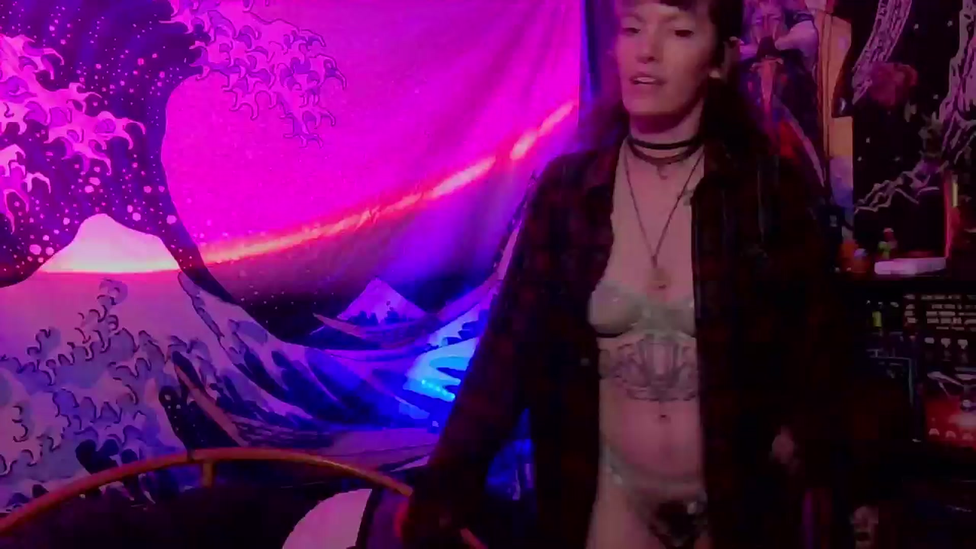 Gallery image thumbnail from CdrTroi's myfreecams stream on, 05/07/2024, 08:32 image 1 of 20