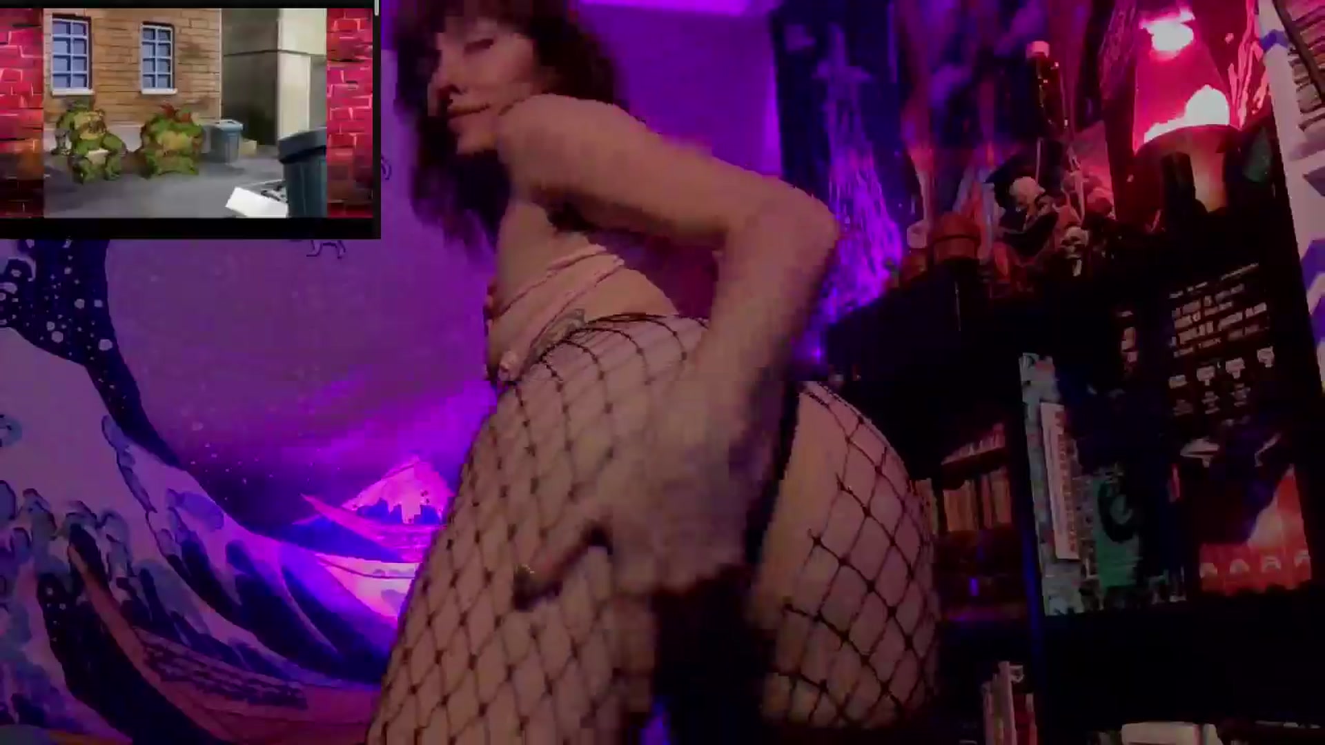 Gallery image thumbnail from CdrTroi's myfreecams stream on, 05/25/2024, 09:26 image 17 of 20