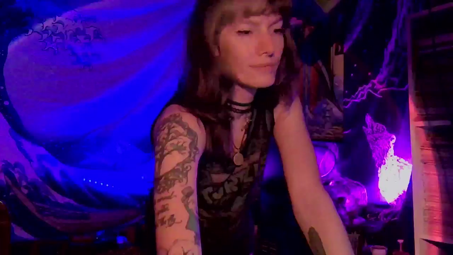 Gallery image thumbnail from CdrTroi's myfreecams stream on, 06/15/2024, 07:20 image 16 of 20