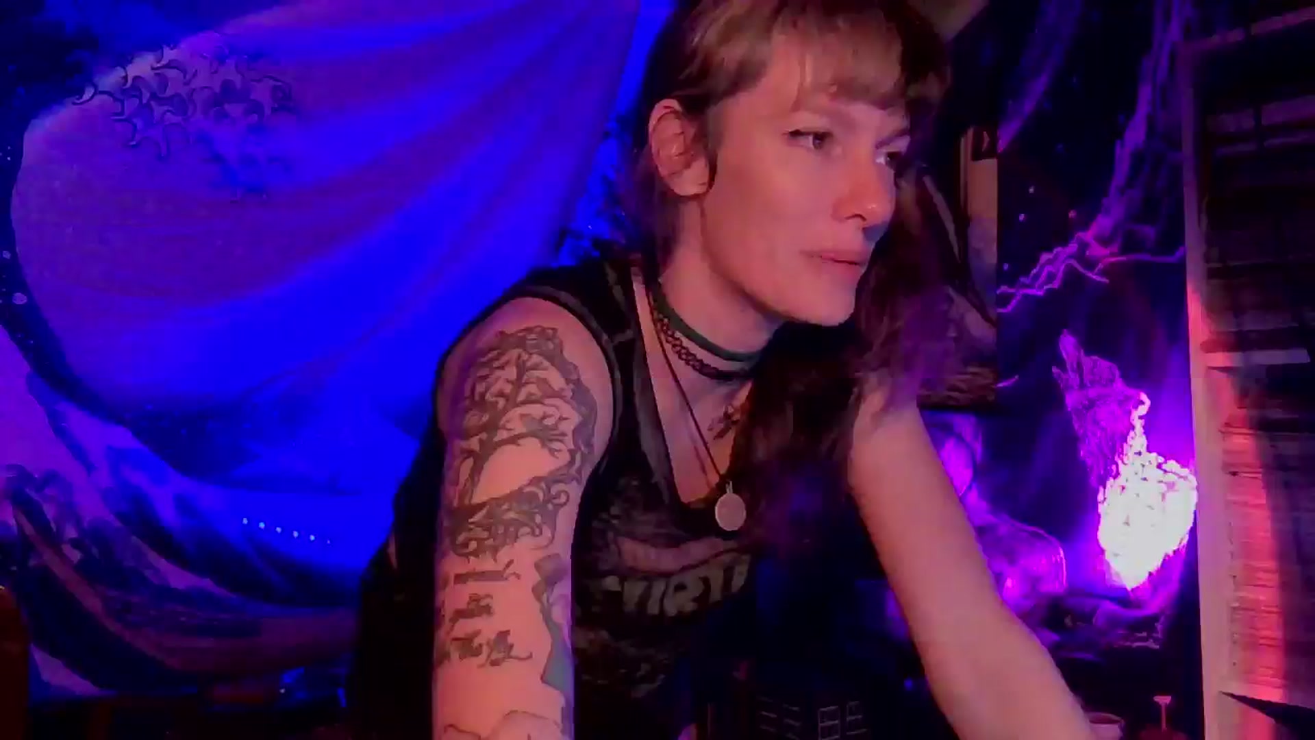 Gallery image thumbnail from CdrTroi's myfreecams stream on, 06/15/2024, 07:20 image 15 of 20