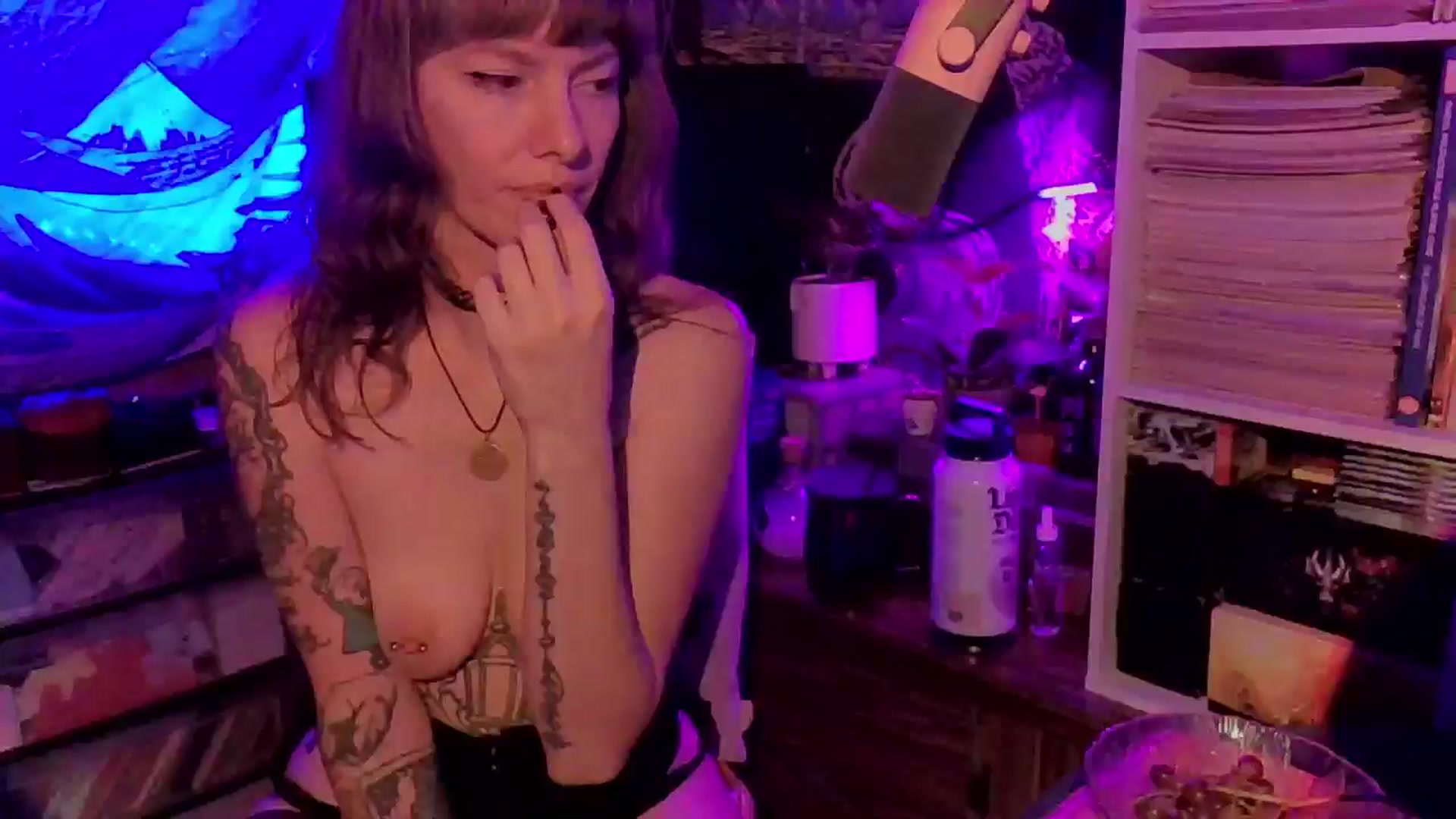 Gallery image thumbnail from CdrTroi's myfreecams stream on, 06/19/2024, 09:56 image 4 of 20