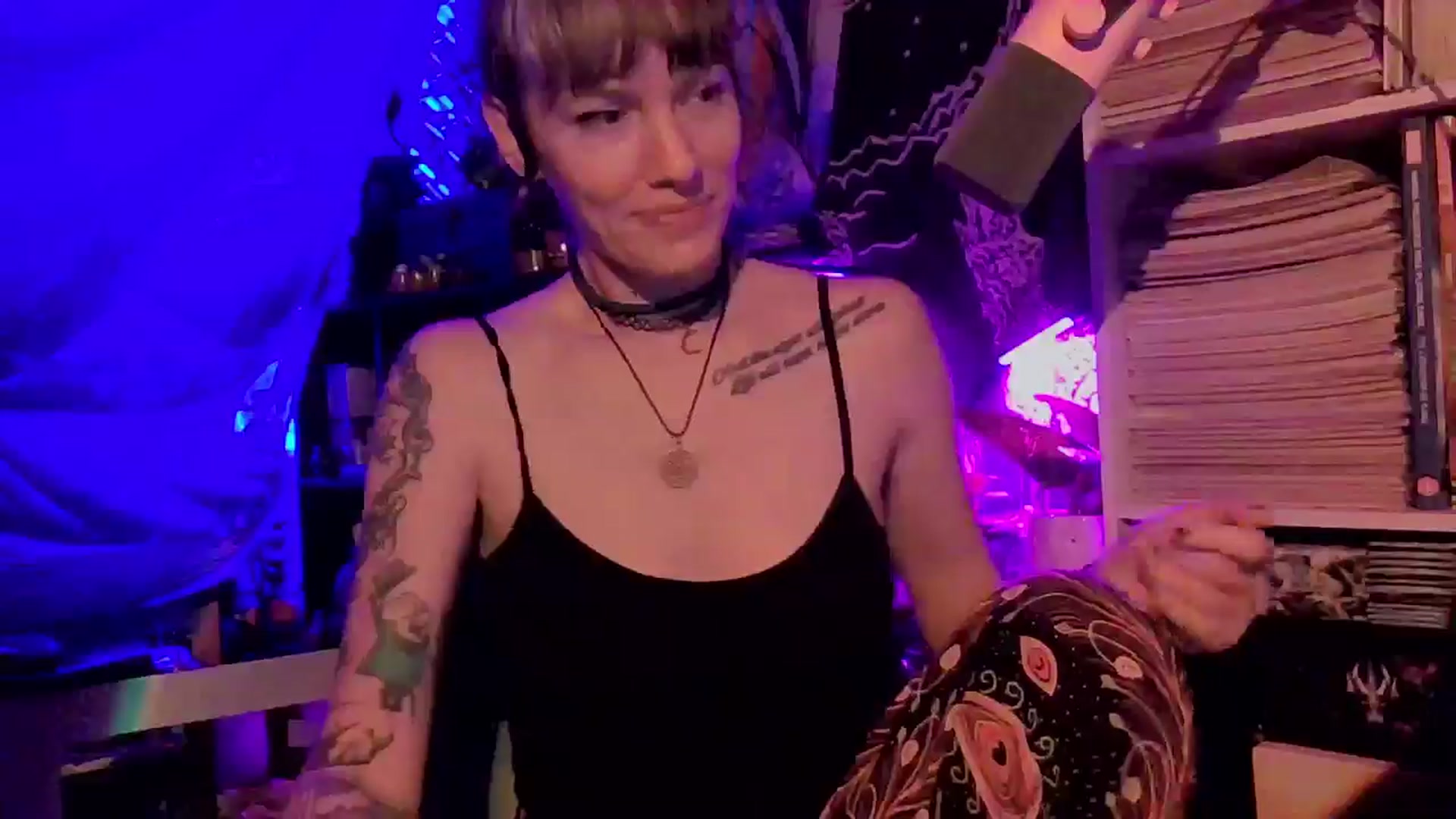 Gallery image thumbnail from CdrTroi's myfreecams stream on, 06/25/2024, 07:27 image 16 of 20