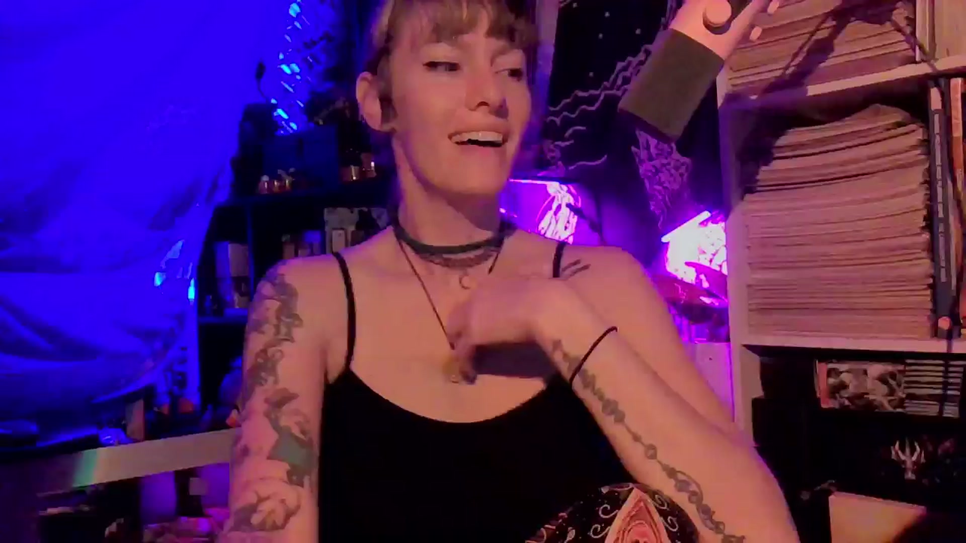 Gallery image thumbnail from CdrTroi's myfreecams stream on, 06/25/2024, 07:27 image 14 of 20