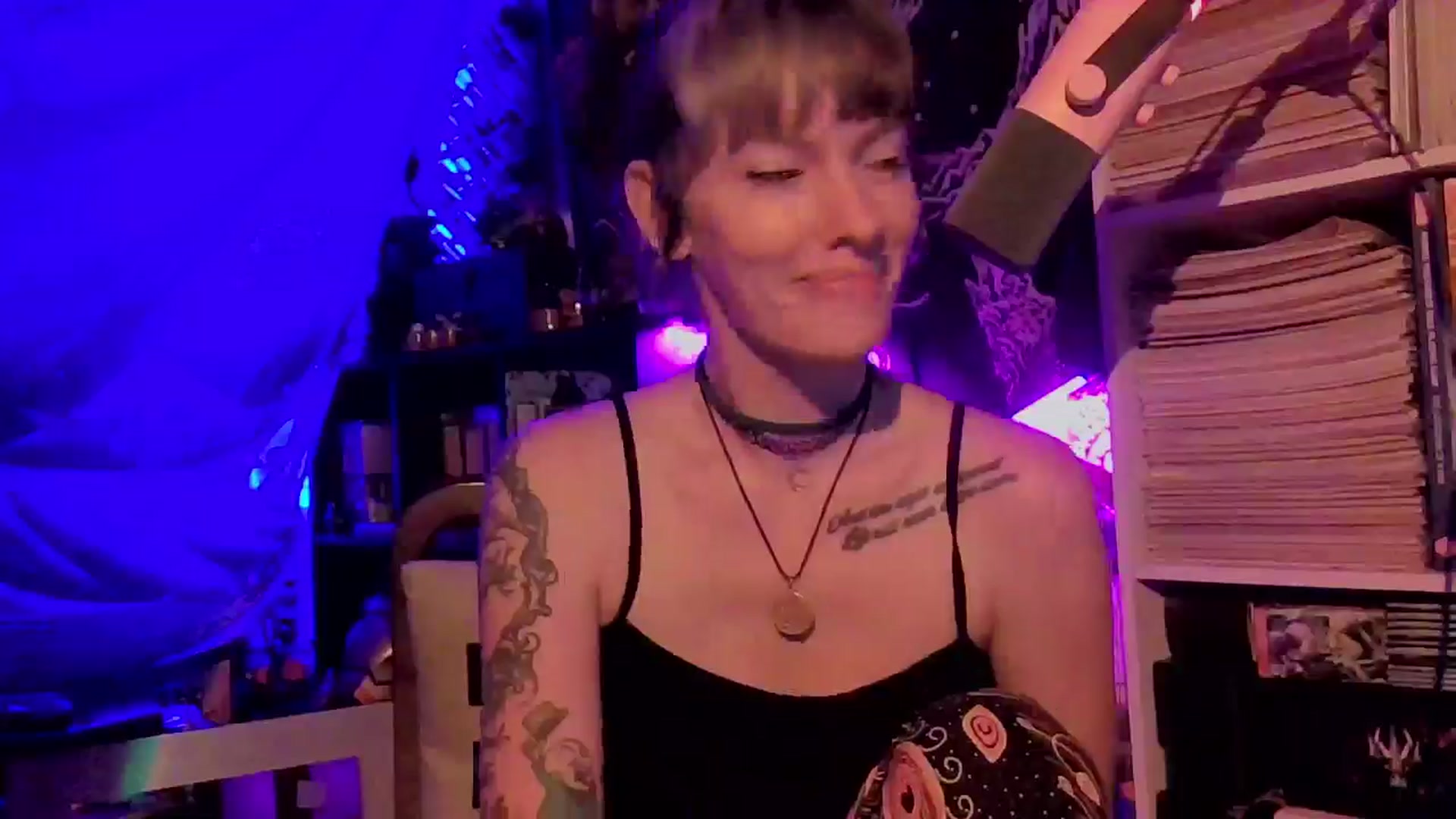 Gallery image thumbnail from CdrTroi's myfreecams stream on, 06/25/2024, 07:27 image 12 of 20