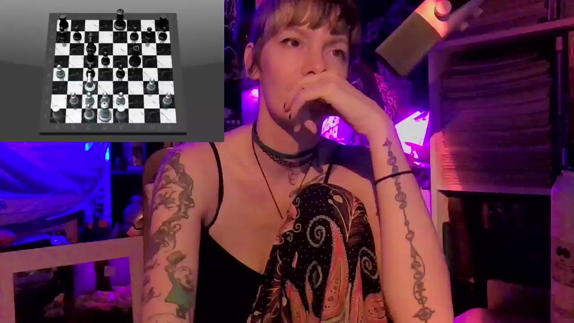 Gallery image thumbnail from CdrTroi's myfreecams stream on, 06/25/2024, 09:26 image 16 of 20
