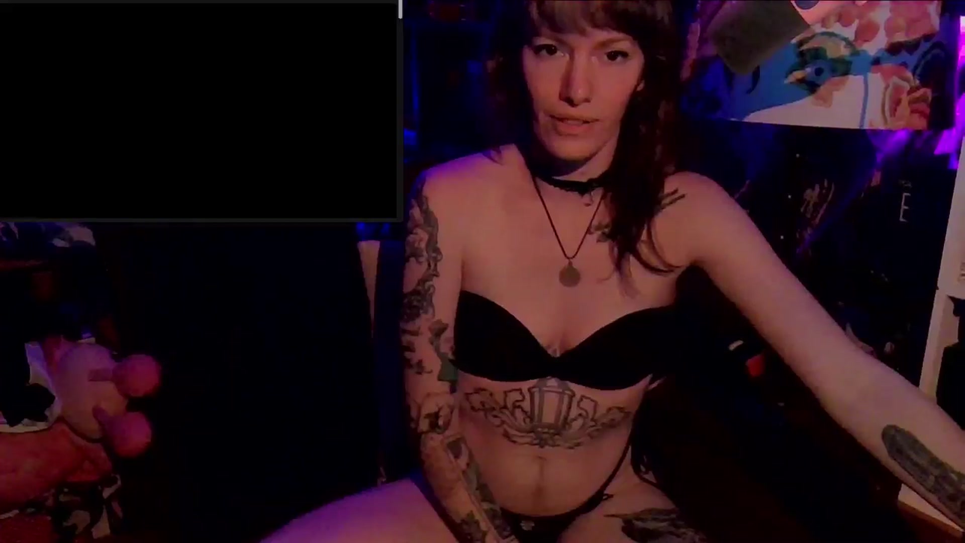 Gallery image thumbnail from CdrTroi's myfreecams stream on, 07/19/2024, 07:03 image 16 of 20