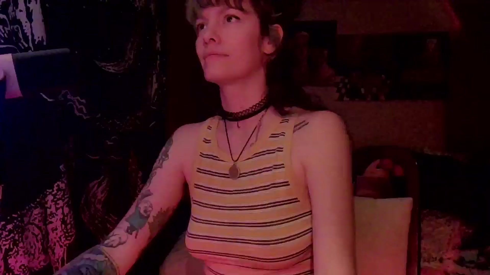 Gallery image thumbnail from CdrTroi's myfreecams stream on, 08/04/2024, 07:53 image 15 of 20