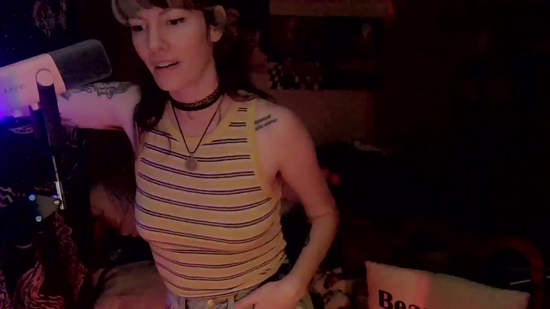 Gallery image thumbnail from CdrTroi's myfreecams stream on, 08/04/2024, 07:53 image 4 of 20