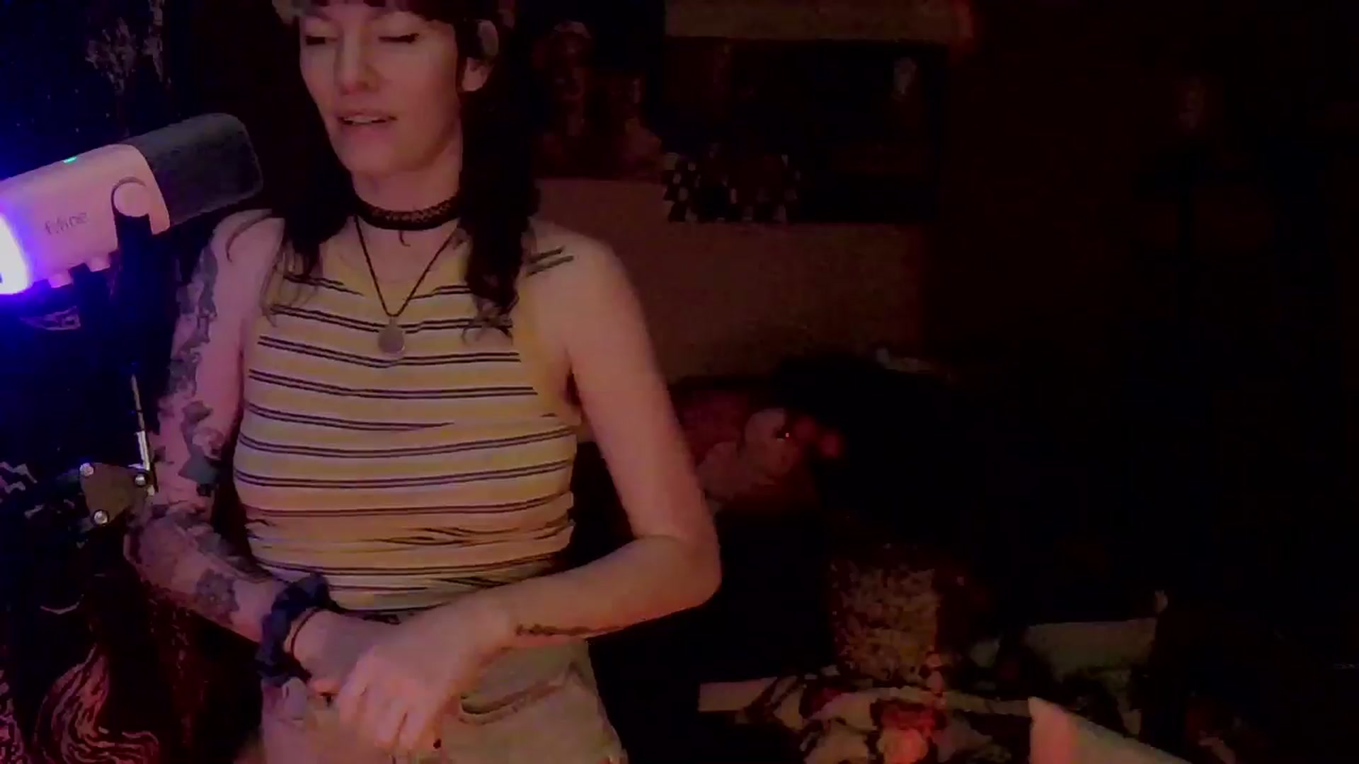 Gallery image thumbnail from CdrTroi's myfreecams stream on, 08/04/2024, 07:53 image 5 of 20