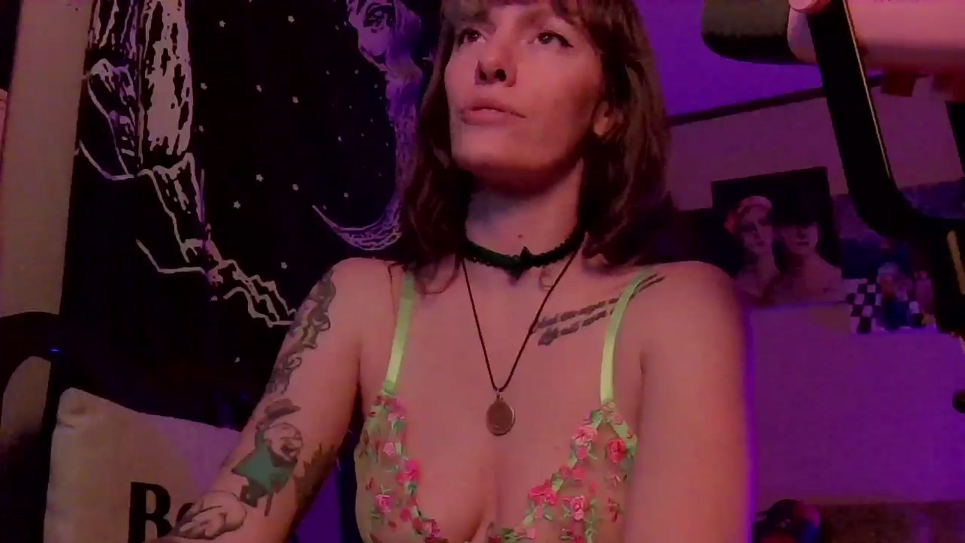 Gallery image thumbnail from CdrTroi's myfreecams stream on, 08/11/2024, 07:16 image 11 of 20