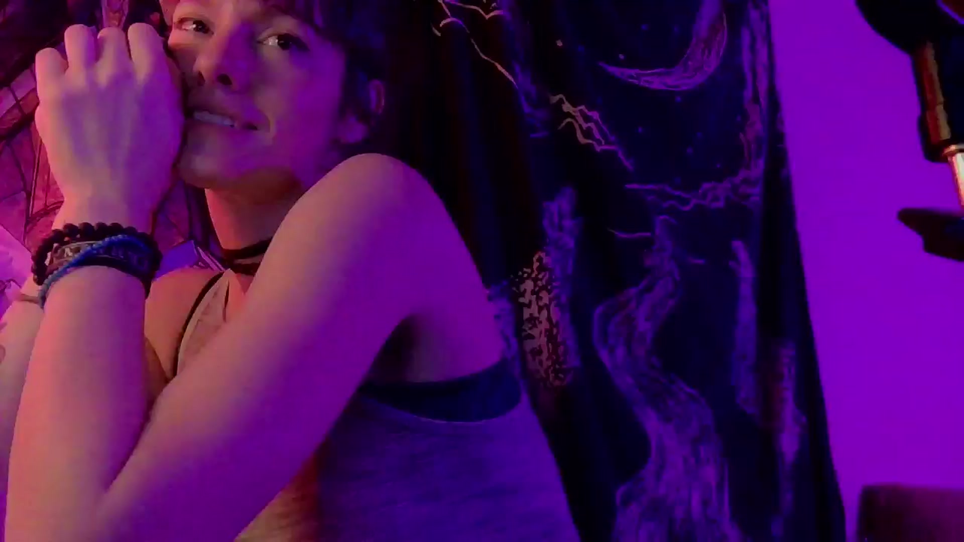 Gallery image thumbnail from CdrTroi's myfreecams stream on, 08/18/2024, 09:24 image 7 of 20