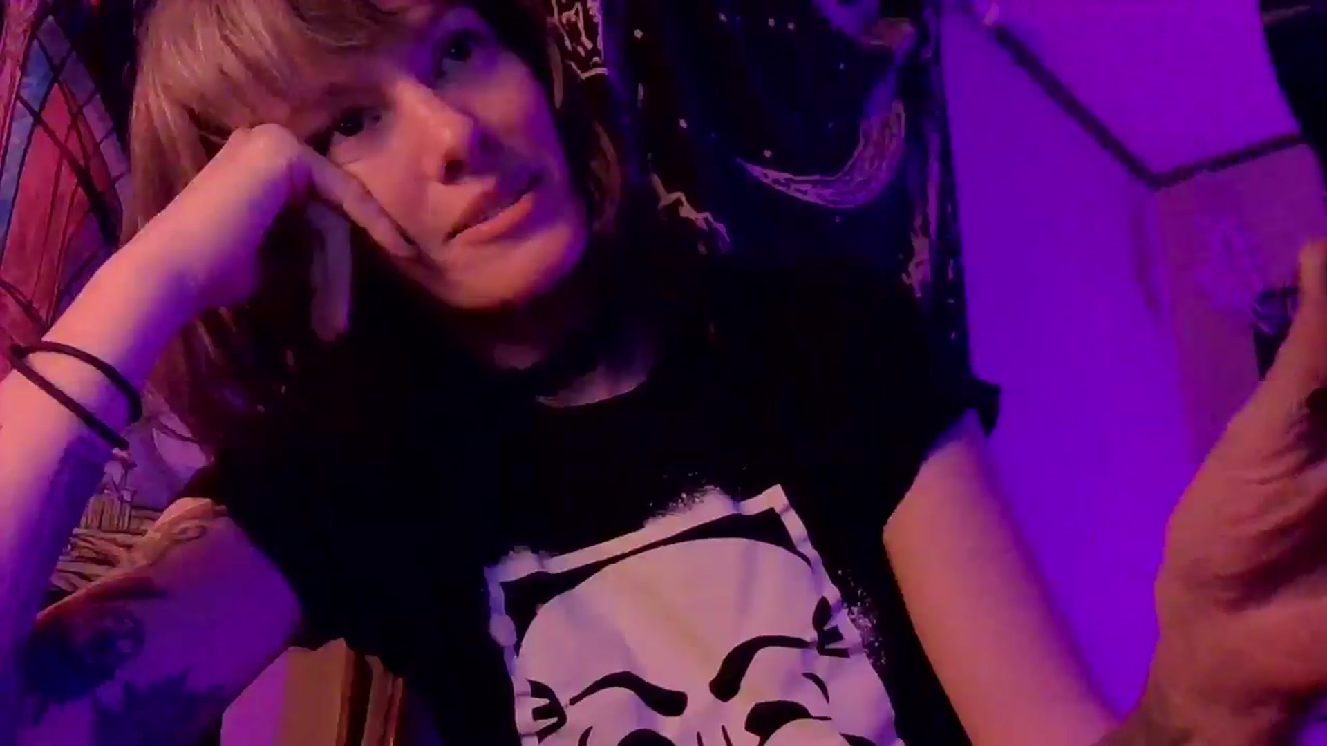 Gallery image thumbnail from CdrTroi's myfreecams stream on, 08/19/2024, 01:57 image 12 of 20