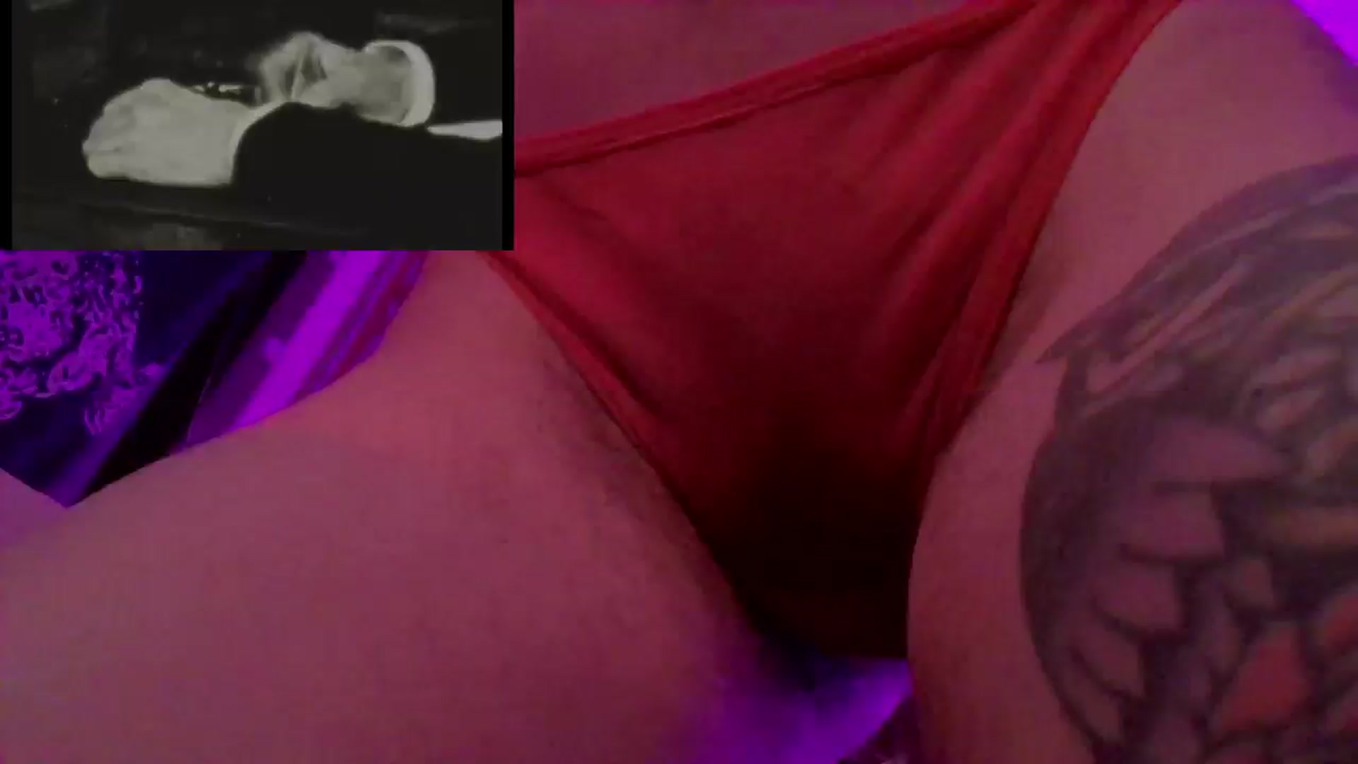 Gallery image thumbnail from CdrTroi's myfreecams stream on, 09/27/2024, 09:24 image 6 of 20