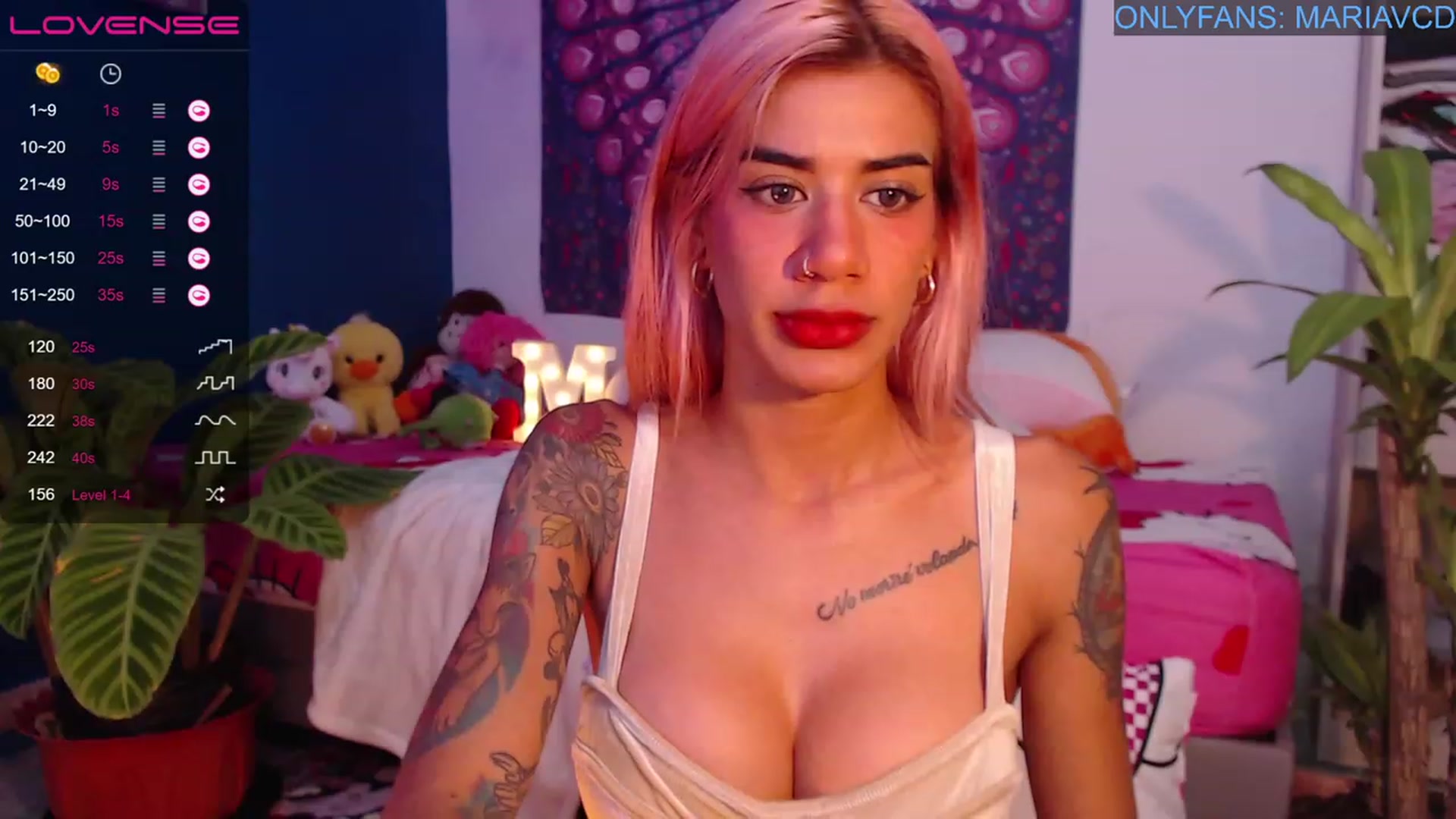Gallery image thumbnail from Ced69cMaria's myfreecams stream on, 06/01/2023, 18:35 image 16 of 20