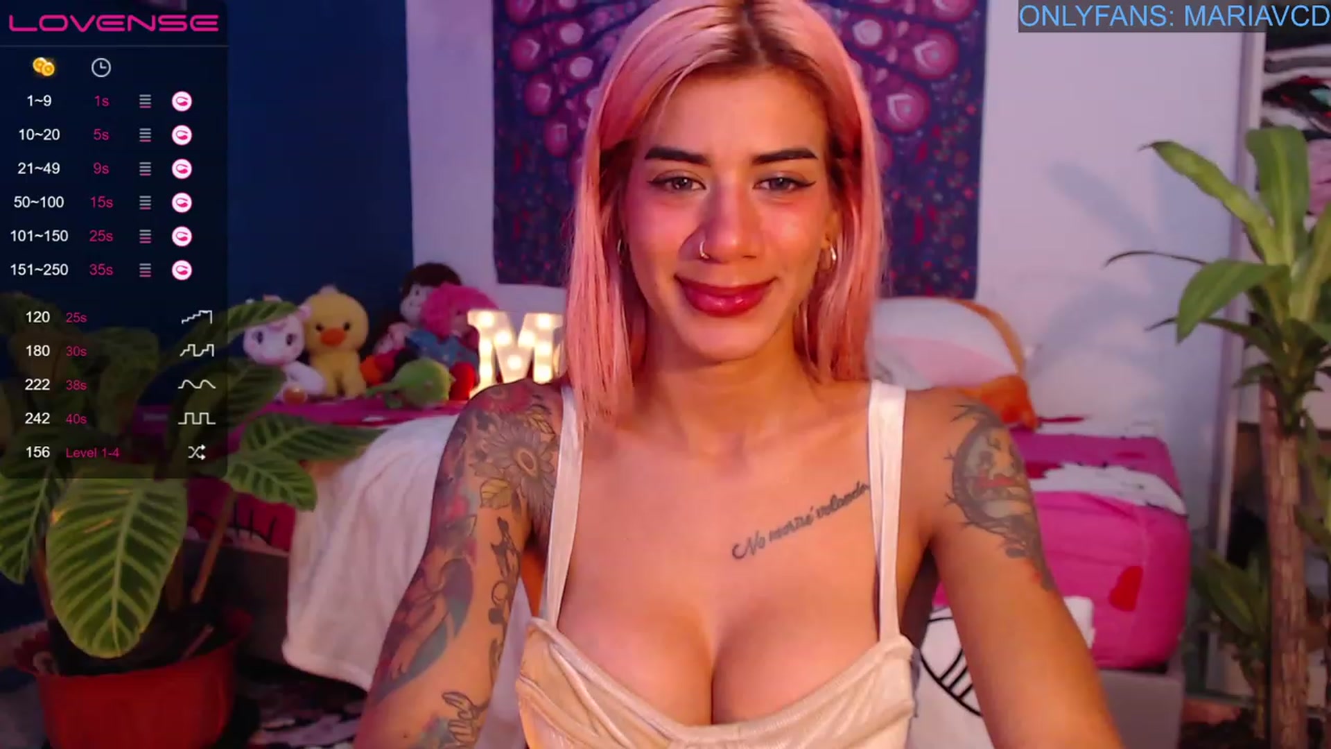 Gallery image thumbnail from Ced69cMaria's myfreecams stream on, 06/01/2023, 18:35 image 18 of 20