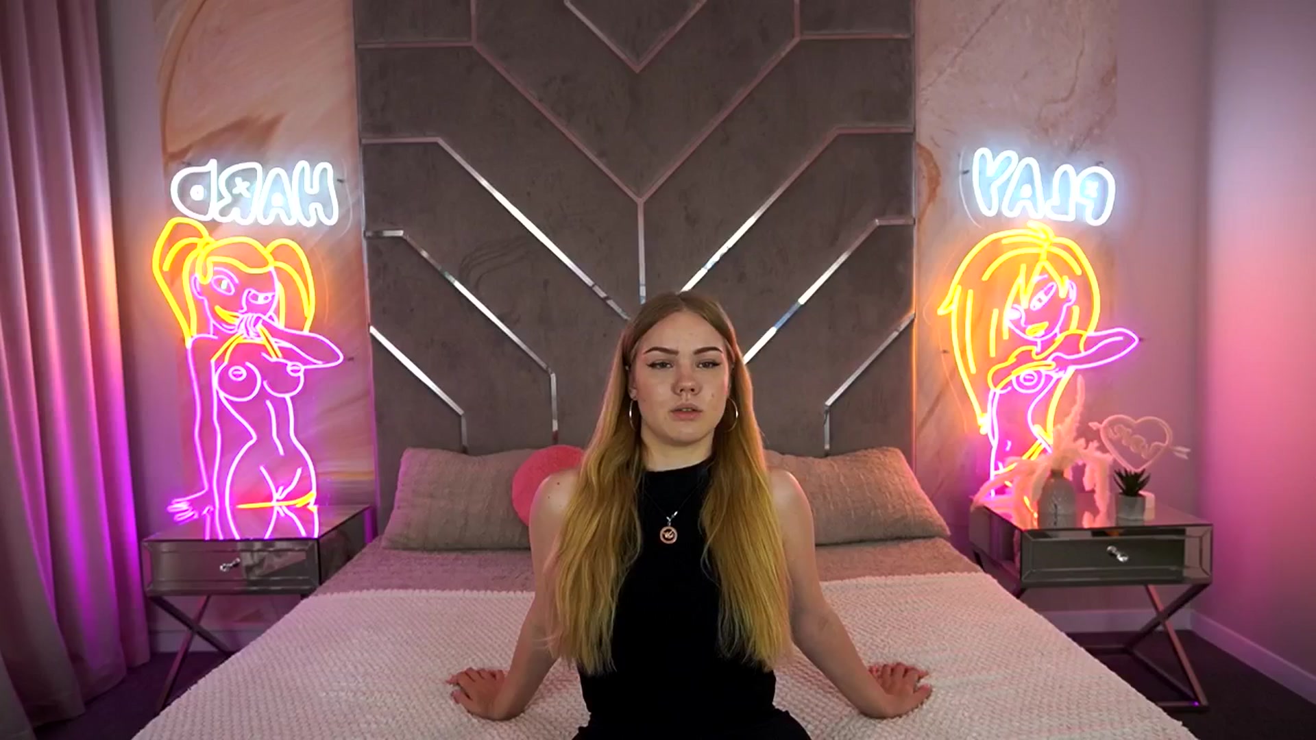 Gallery image thumbnail from CelestaNoir's myfreecams stream on, 06/11/2025, 08:08 image 8 of 20