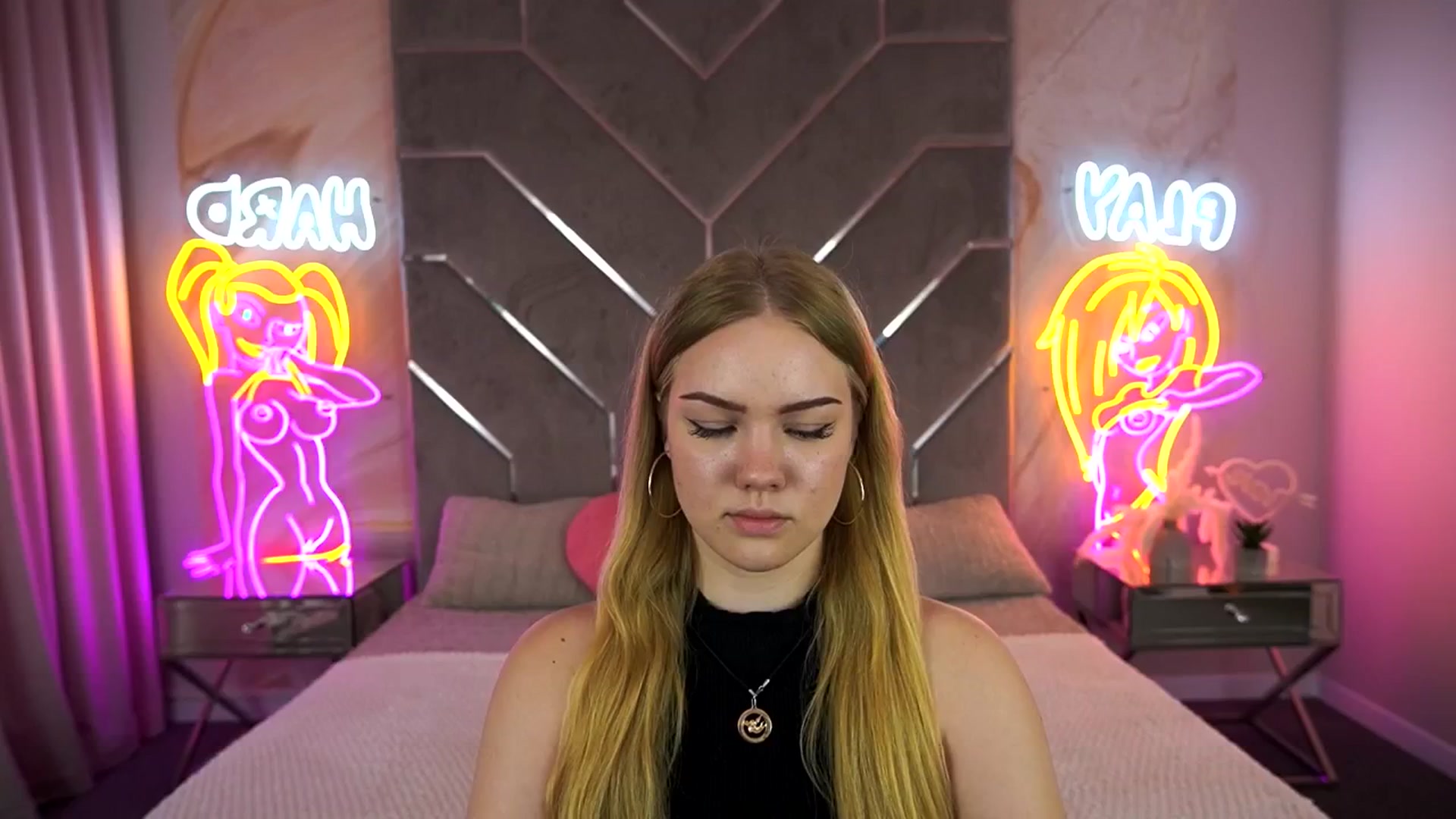 Gallery image thumbnail from CelestaNoir's myfreecams stream on, 06/11/2025, 08:08 image 3 of 20