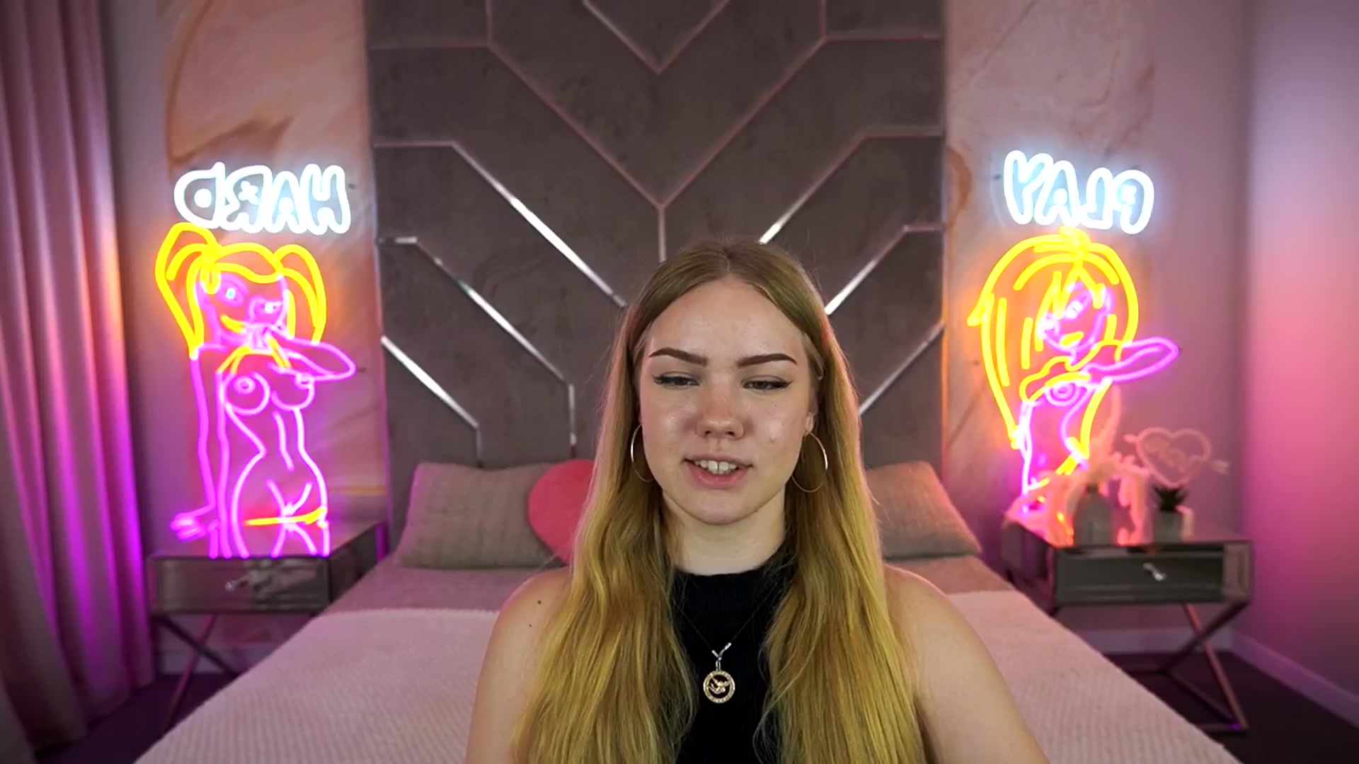 Gallery image thumbnail from CelestaNoir's myfreecams stream on, 06/11/2025, 08:08 image 13 of 20