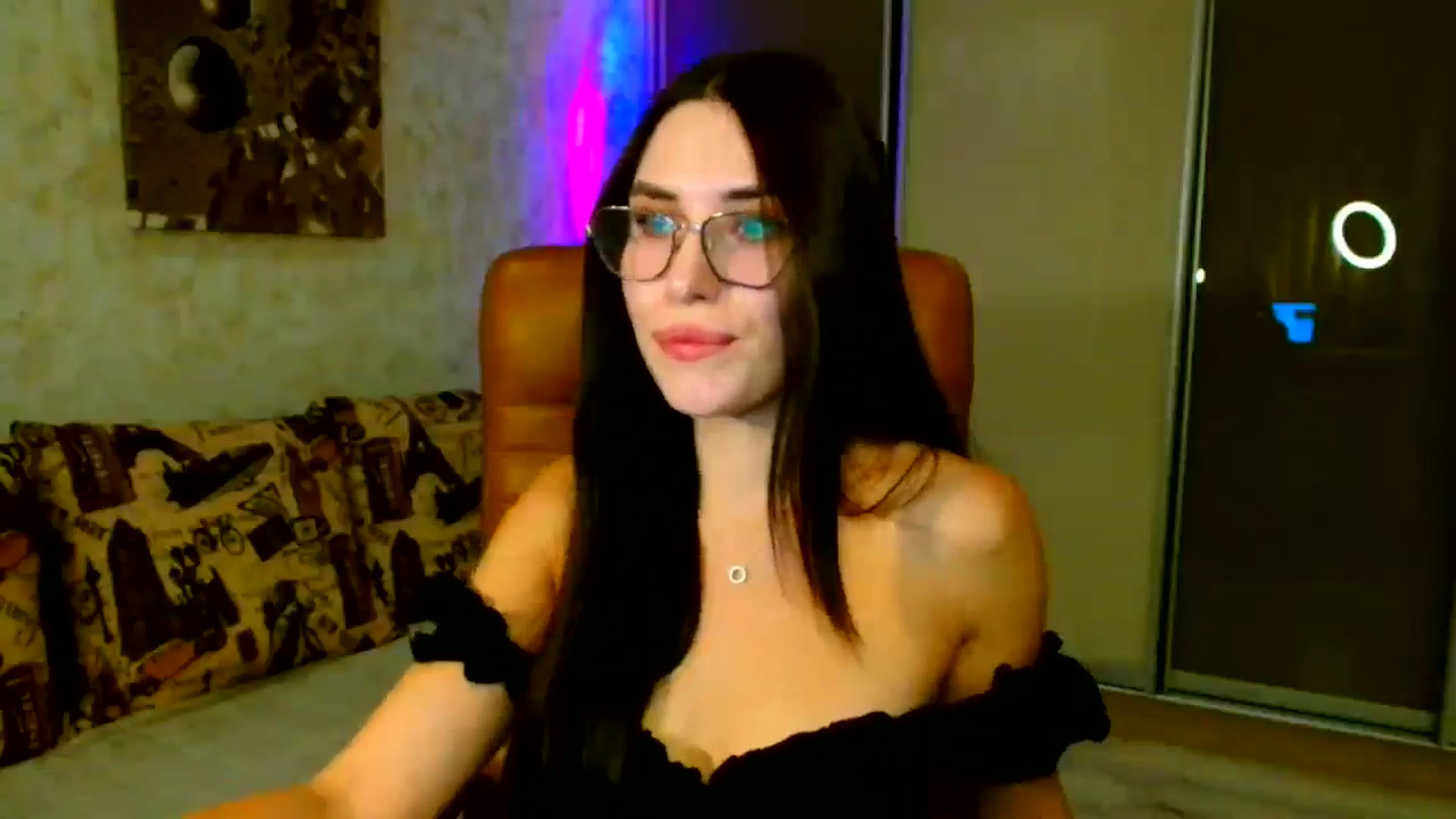 Gallery image thumbnail from CelesteNoir_'s myfreecams stream on, 09/03/2025, 19:46 image 2 of 20
