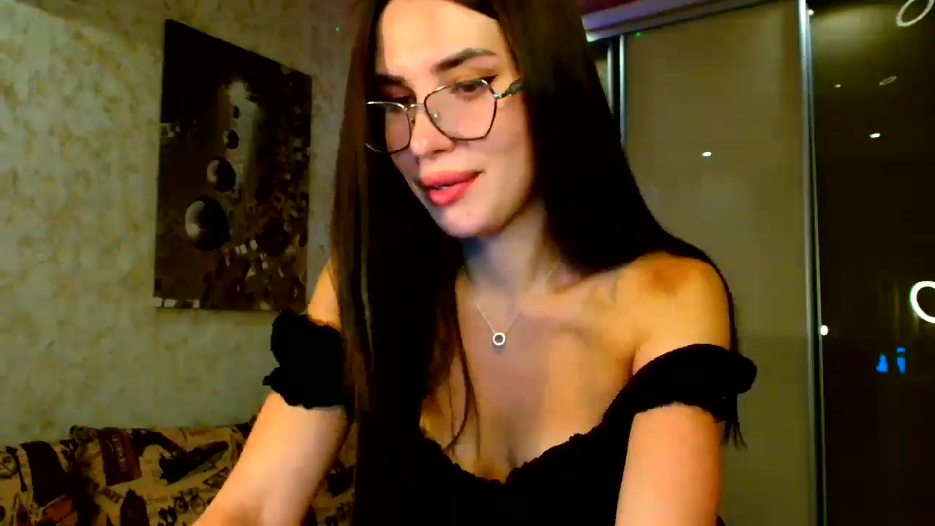 Gallery image thumbnail from CelesteNoir_'s myfreecams stream on, 09/03/2025, 19:46 image 17 of 20