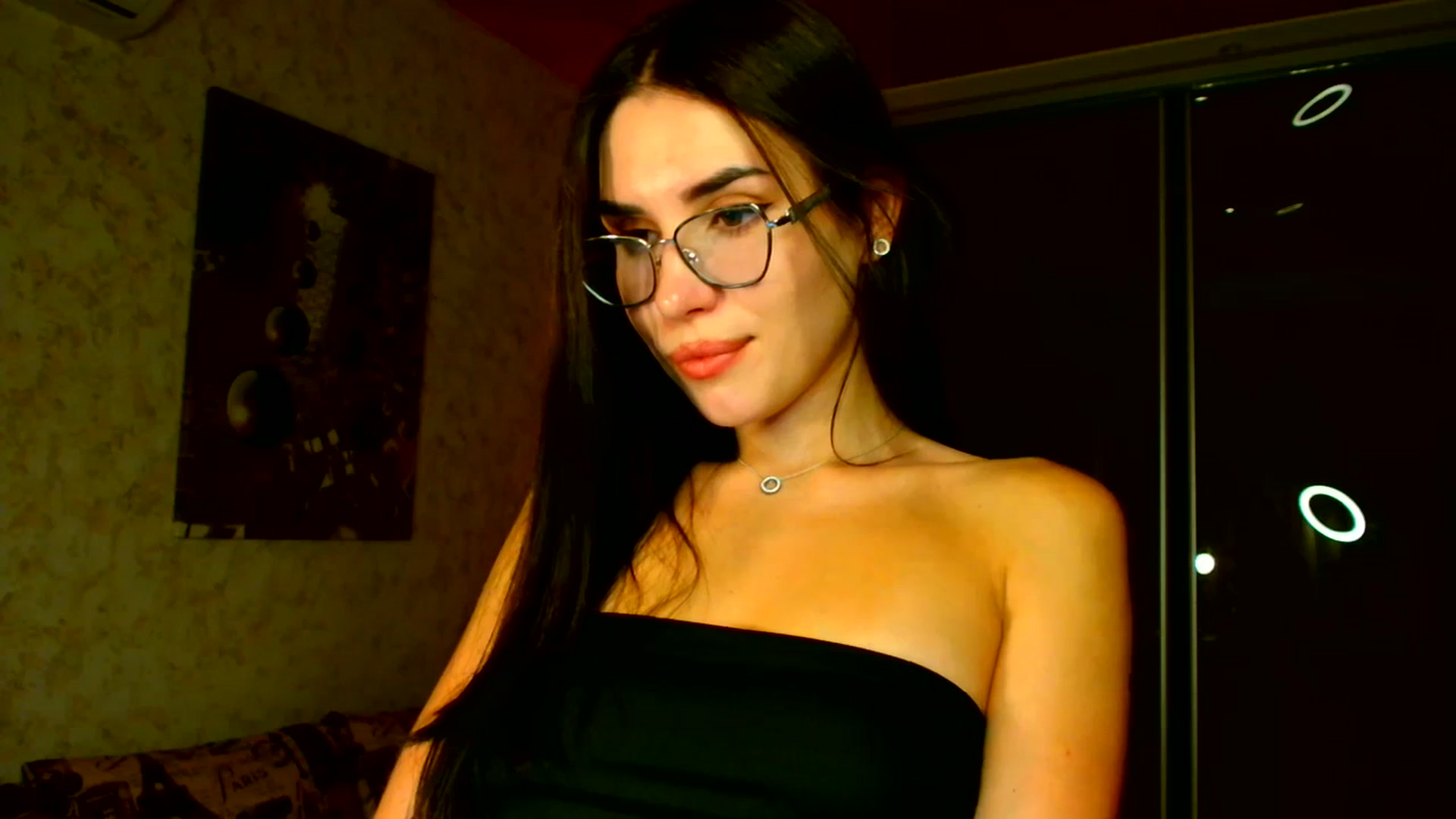 Gallery image thumbnail from CelesteNoir_'s myfreecams stream on, 09/22/2025, 20:44 image 12 of 20