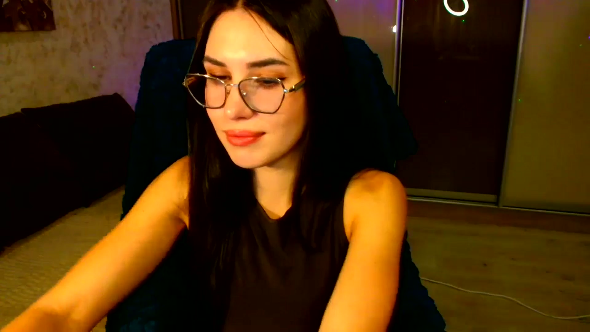 Gallery image thumbnail from CelesteNoir_'s myfreecams stream on, 10/02/2025, 18:53 image 18 of 20