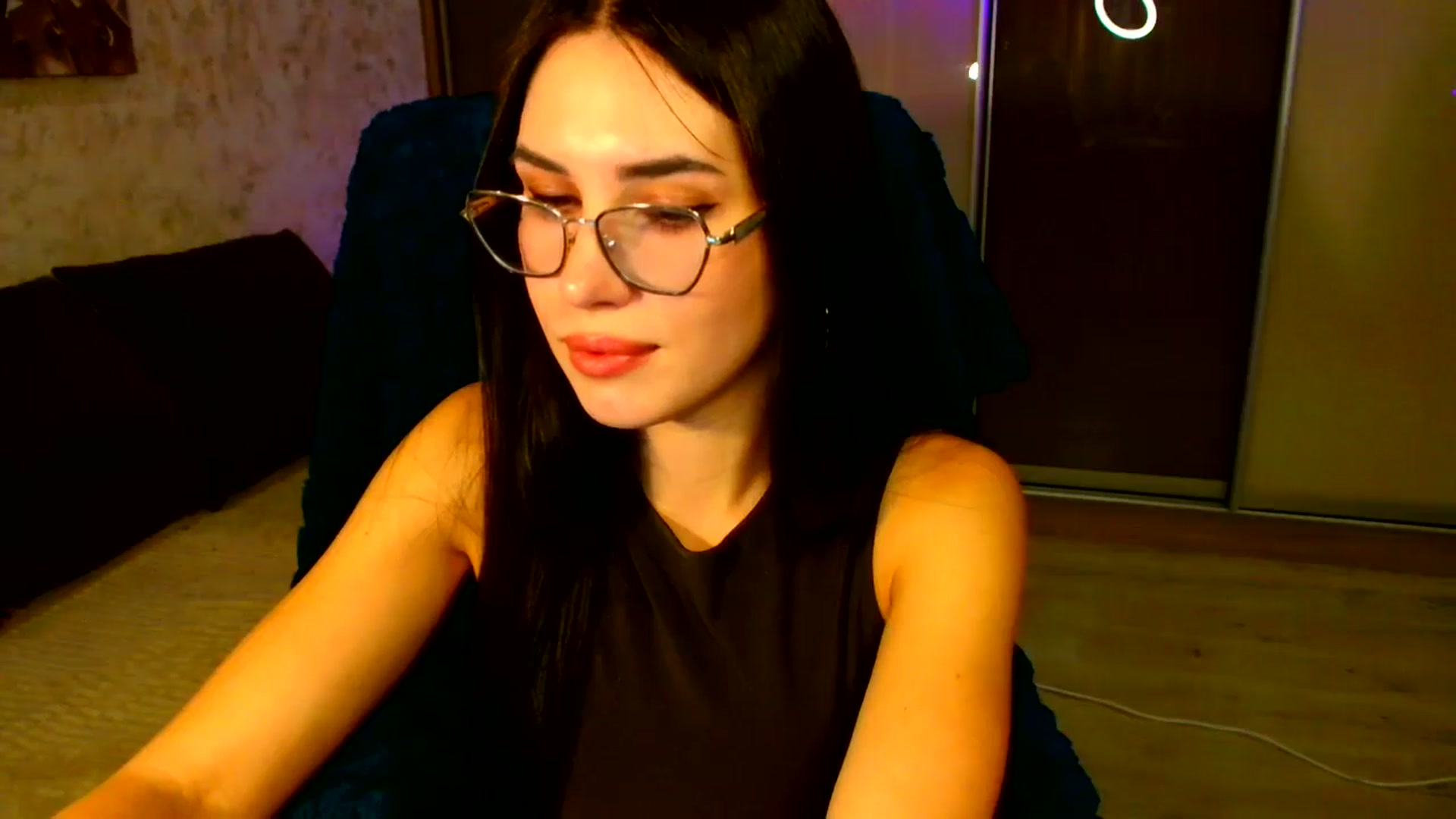 Gallery image thumbnail from CelesteNoir_'s myfreecams stream on, 10/02/2025, 18:53 image 16 of 20